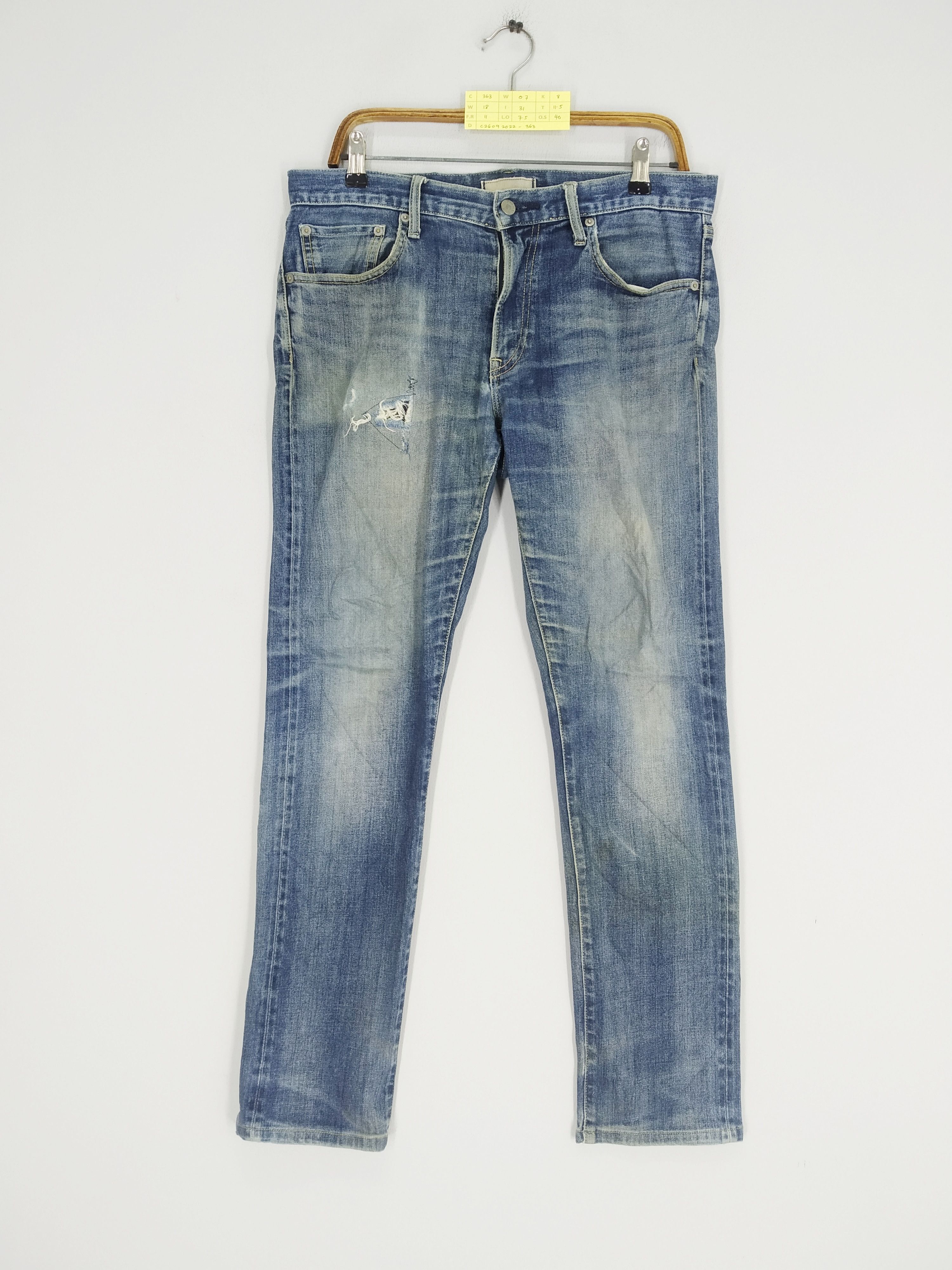 image of Vintage Uniqlo Selvedge Destroy Denim Jeans Stonewash Jean in Blue, Men's (Size 36)