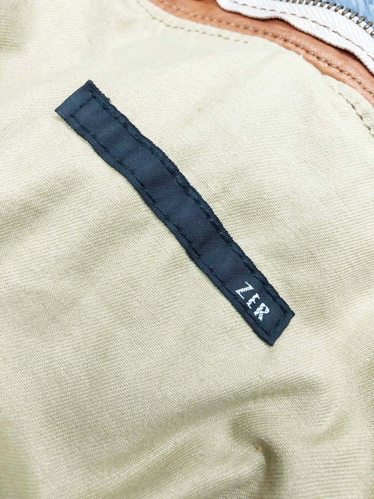 Genuine Leather 💥Archive💥 ZER JAPAN Casual Style Leather Massager Bag Size ONE SIZE - 18 Thumbnail