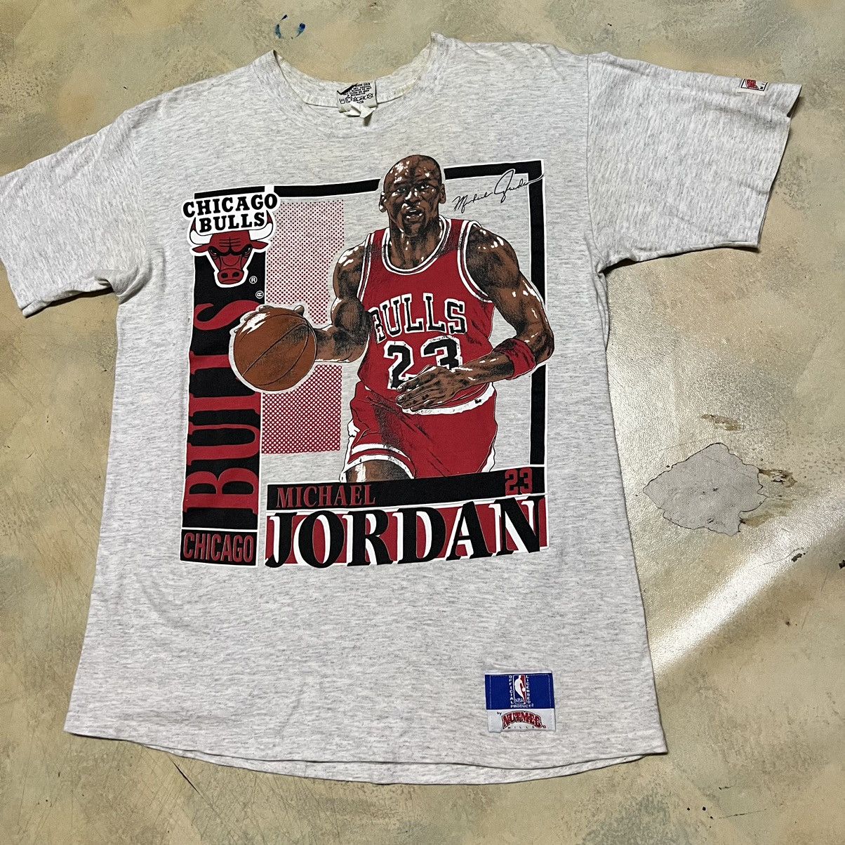 NBA Vintage Chicago Bulls Micheal Jordan T-Shirt Size US L / EU 52-54 / 3 - 4 Thumbnail