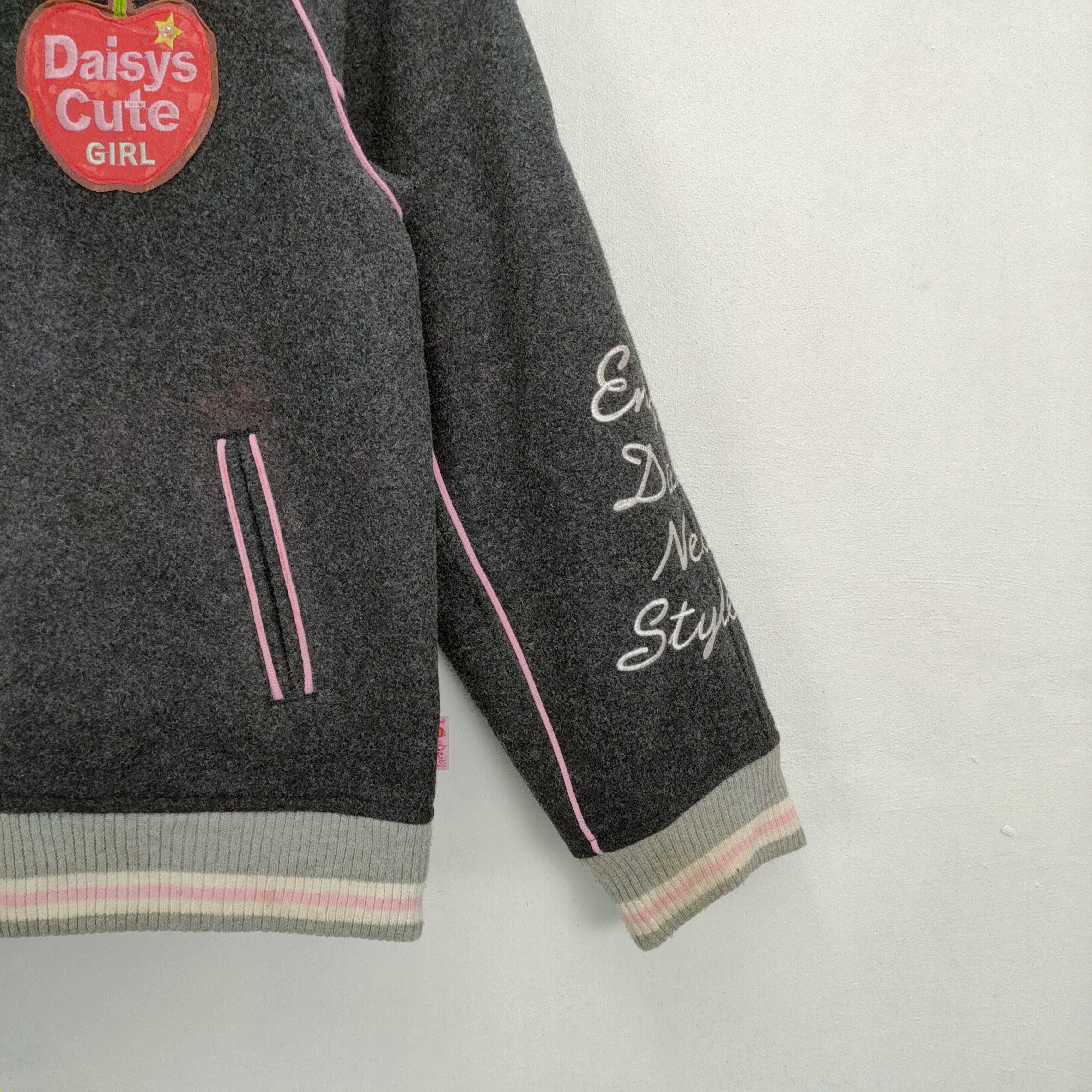 Japanese Brand 💥 BESTOFFER 💥DAISY'S LOVERS WOOL VARSITY JACKET LADIES Size ONE SIZE - 4 Thumbnail