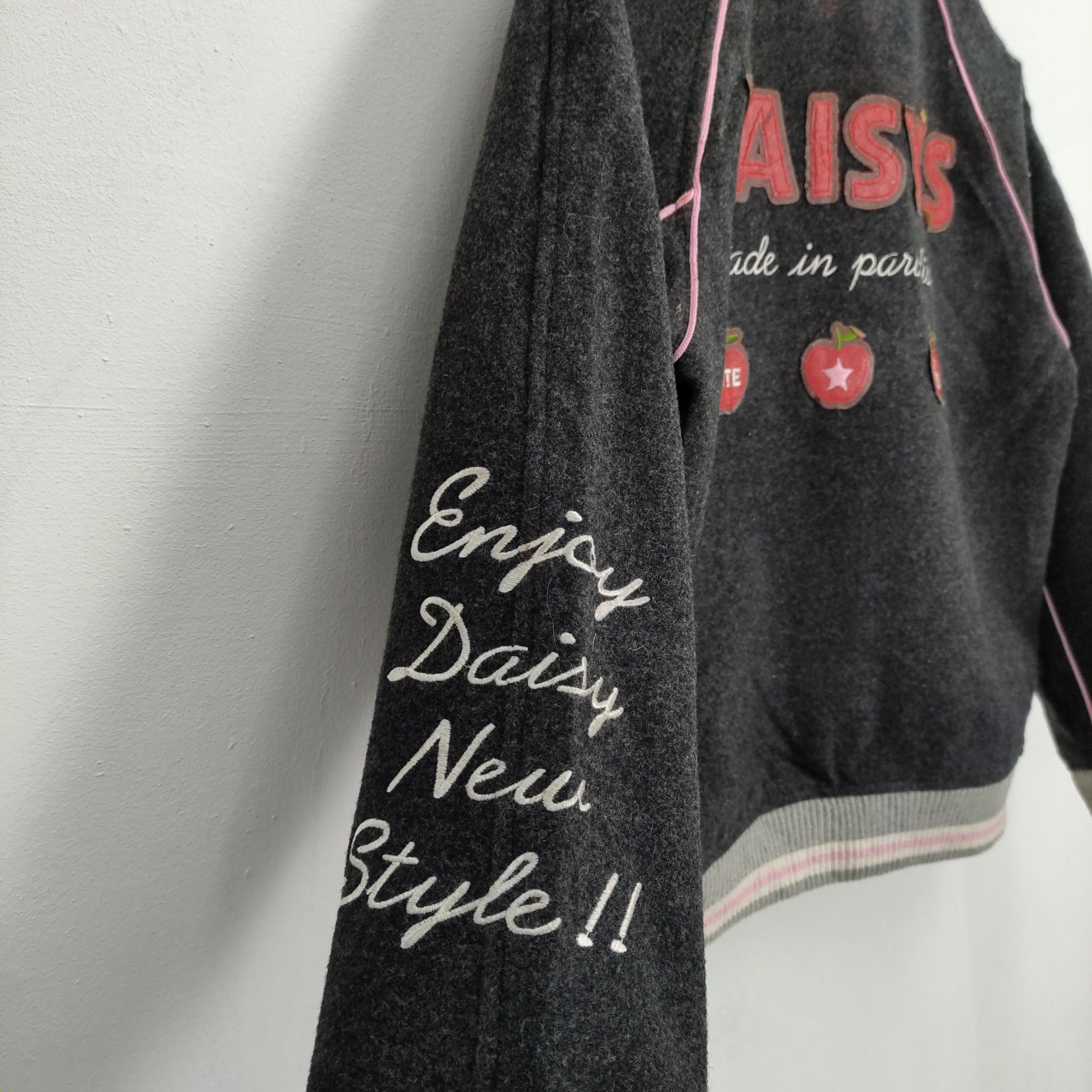 Japanese Brand 💥 BESTOFFER 💥DAISY'S LOVERS WOOL VARSITY JACKET LADIES Size ONE SIZE - 11 Thumbnail