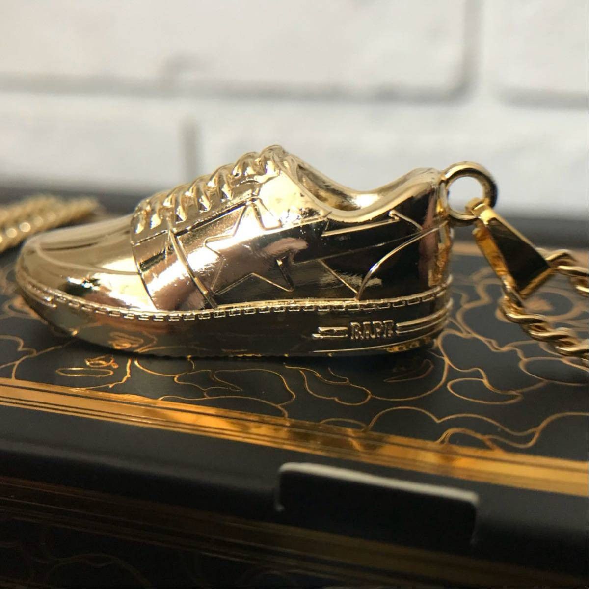 Bape BAPESTA sneaker necklace gold chain a bathing ape BAPE STA Size ONE SIZE - 2 Thumbnail