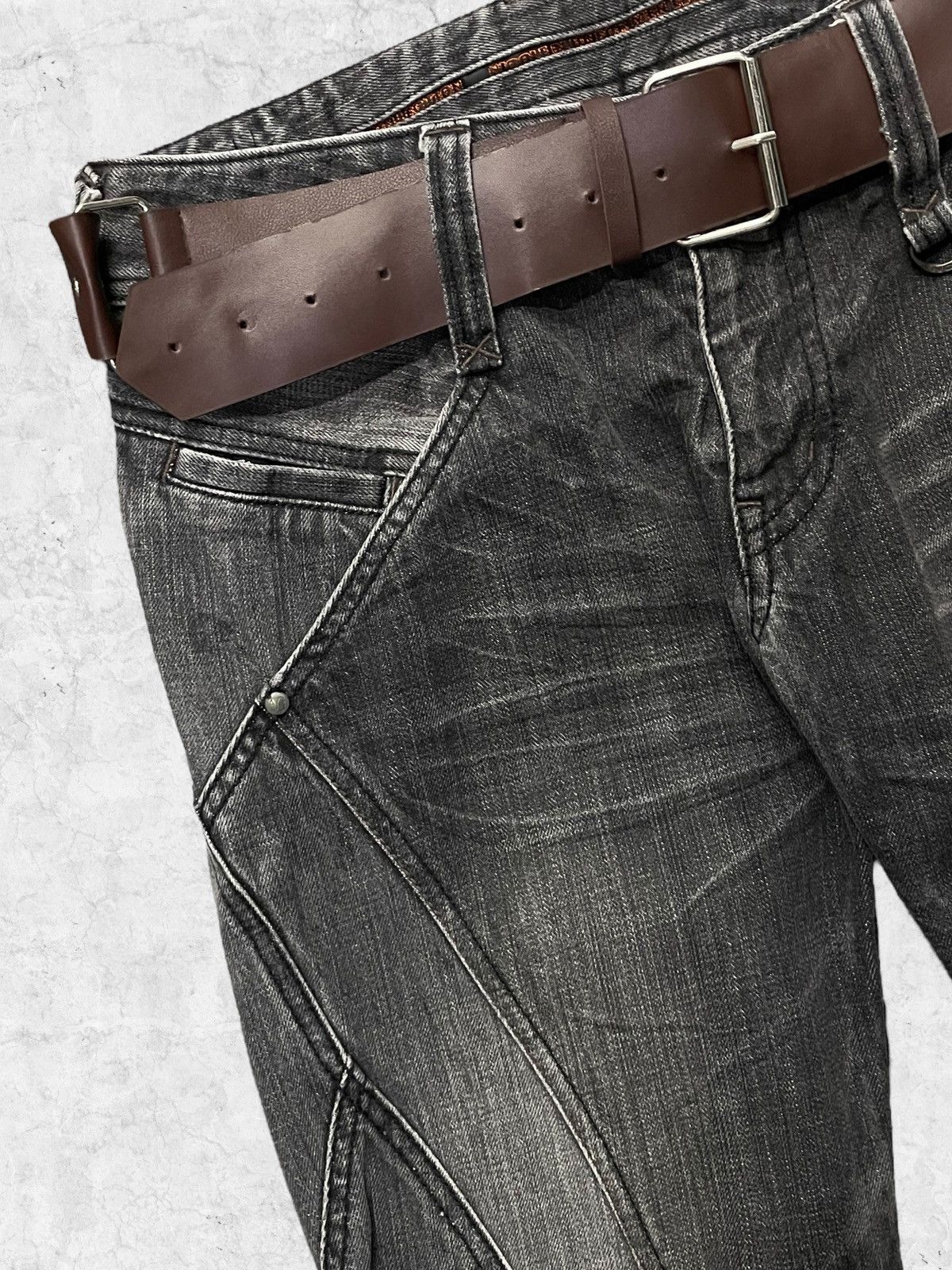 If Six Was Nine × Le Grande Bleu (L.G.B.) × Nicole Club Nicole Club Japan asymmetrical Grey Wash Denim Leather Belt Size US 30 / EU 46 - 5 Thumbnail