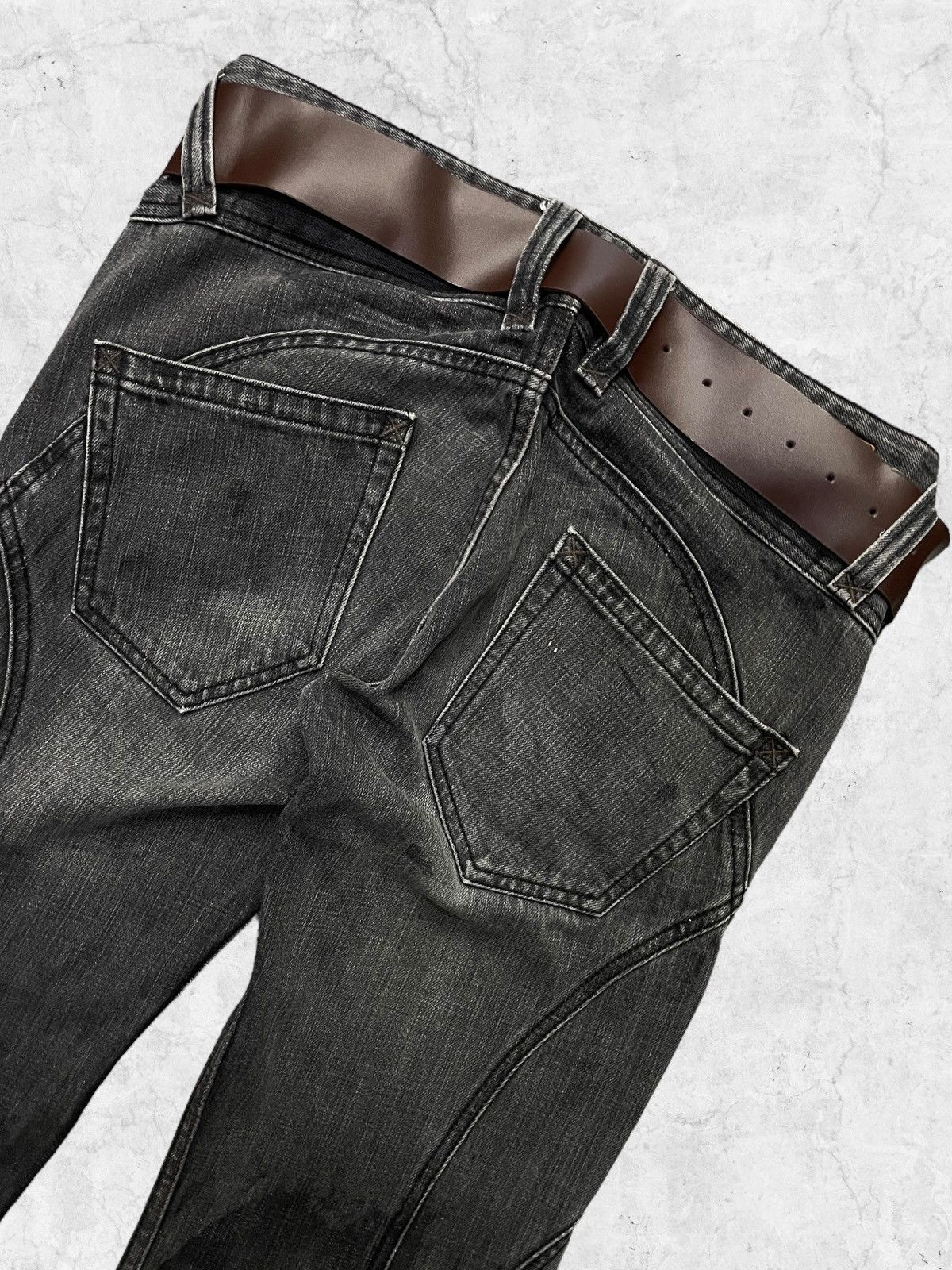 If Six Was Nine × Le Grande Bleu (L.G.B.) × Nicole Club Nicole Club Japan asymmetrical Grey Wash Denim Leather Belt Size US 30 / EU 46 - 8 Thumbnail
