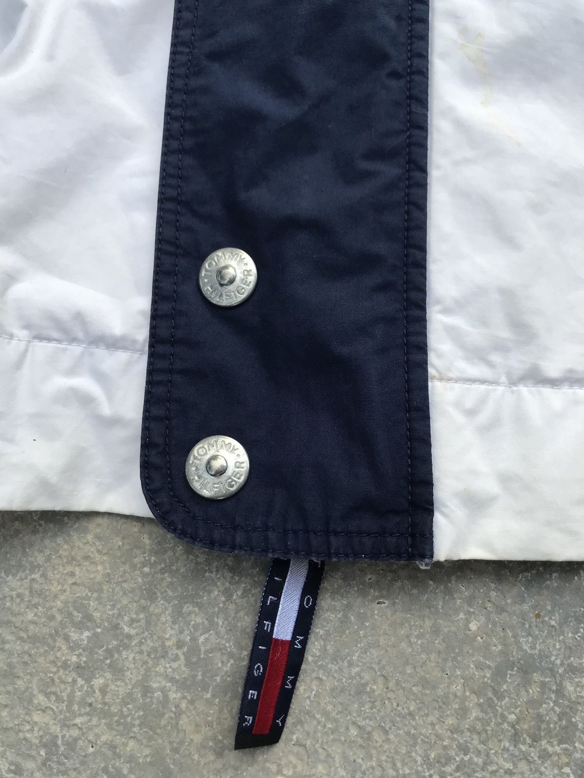 Tommy Hilfiger vintage 90s outfits hiphop style tommy hilfiger jacket Size US L / EU 52-54 / 3 - 7 Thumbnail