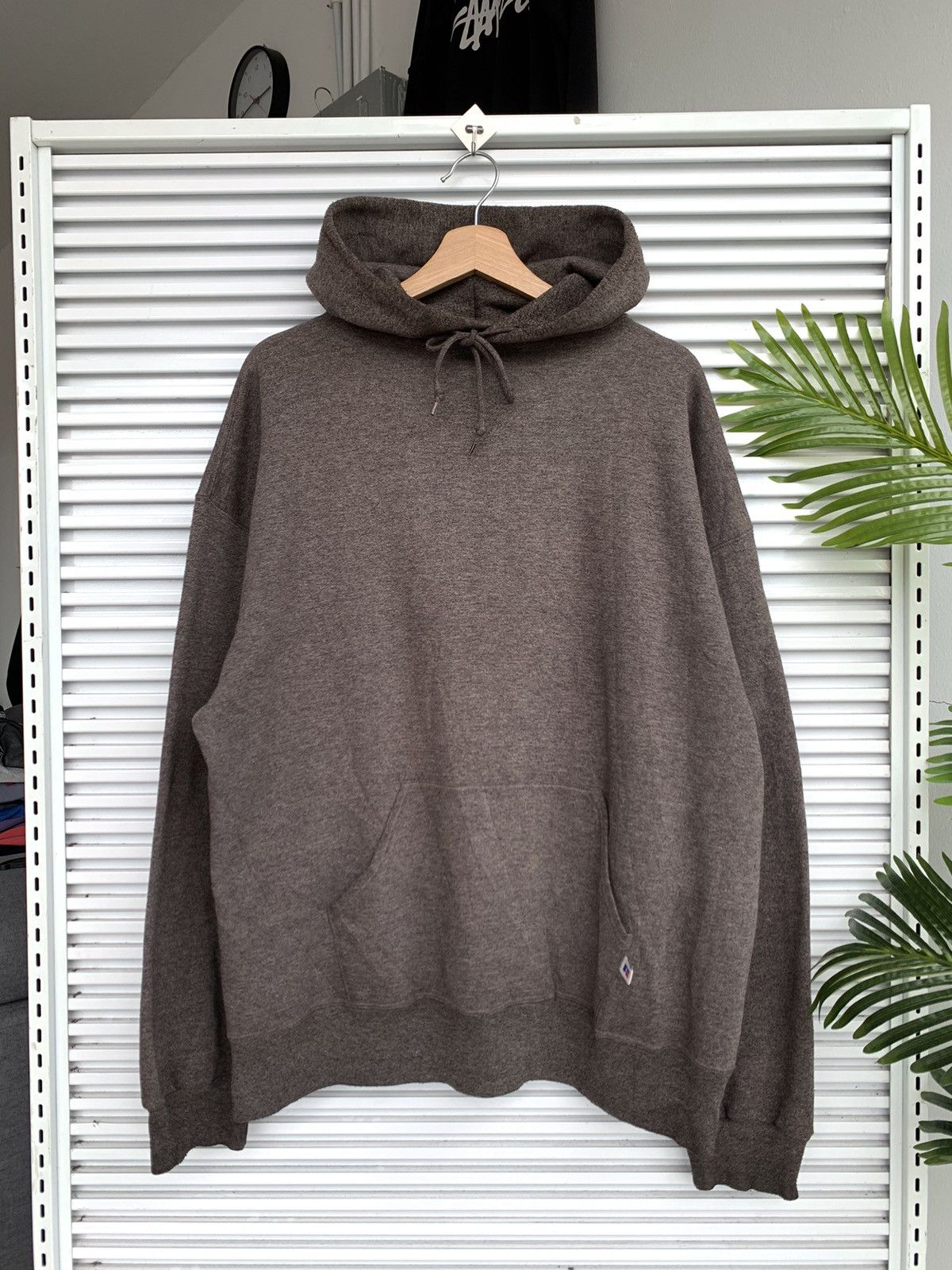 Russell Athletic Vintage Russell Athletic Beige Brown Pullover Hoodie Travis Size US XXL / EU 58 / 5 - 1 Thumbnail