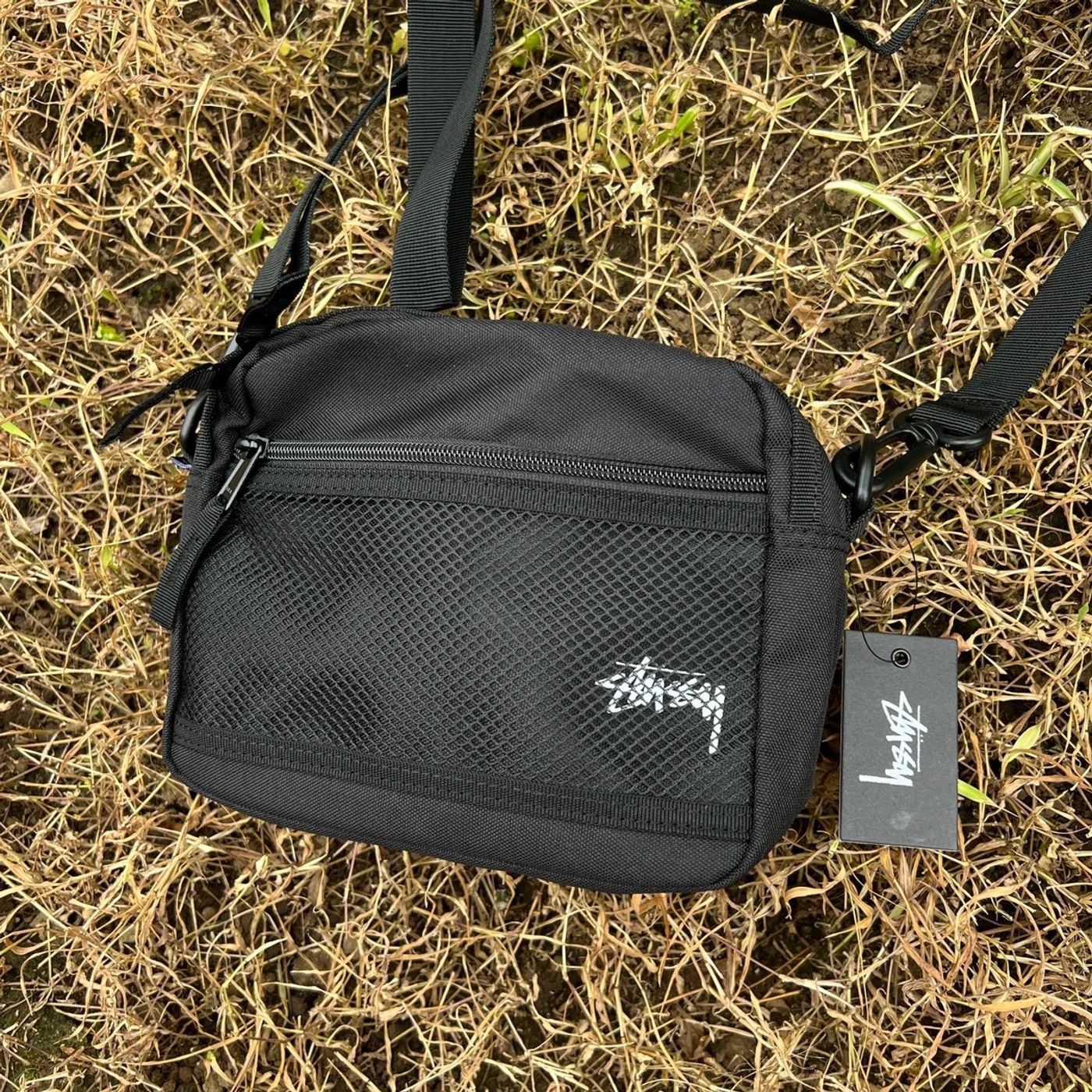 Rusty Host Sling Bag Black