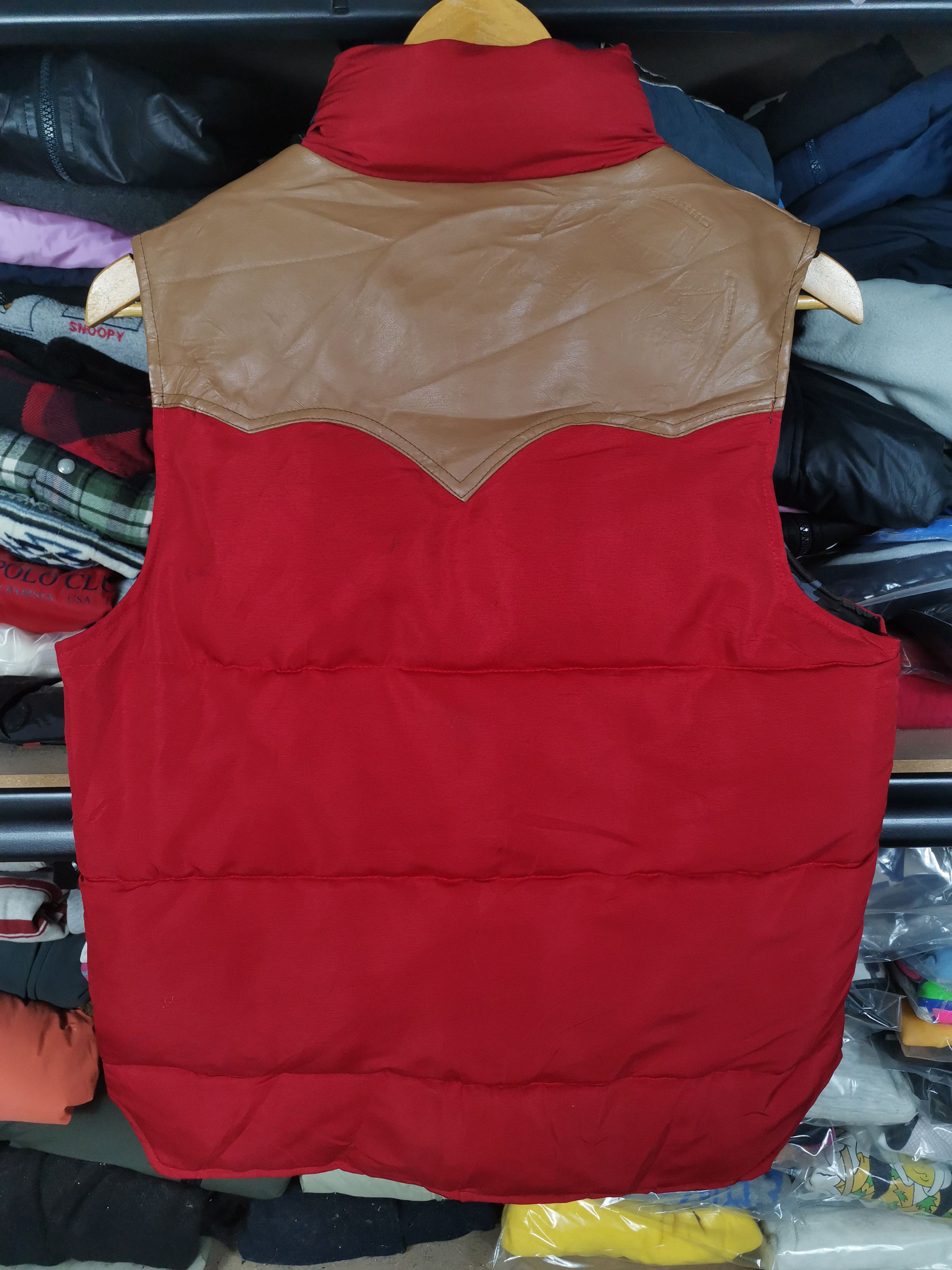 Japanese Brand Vintage Japanese Brand Camping Wear Puffer Vest Size US M / EU 48-50 / 2 - 4 Thumbnail