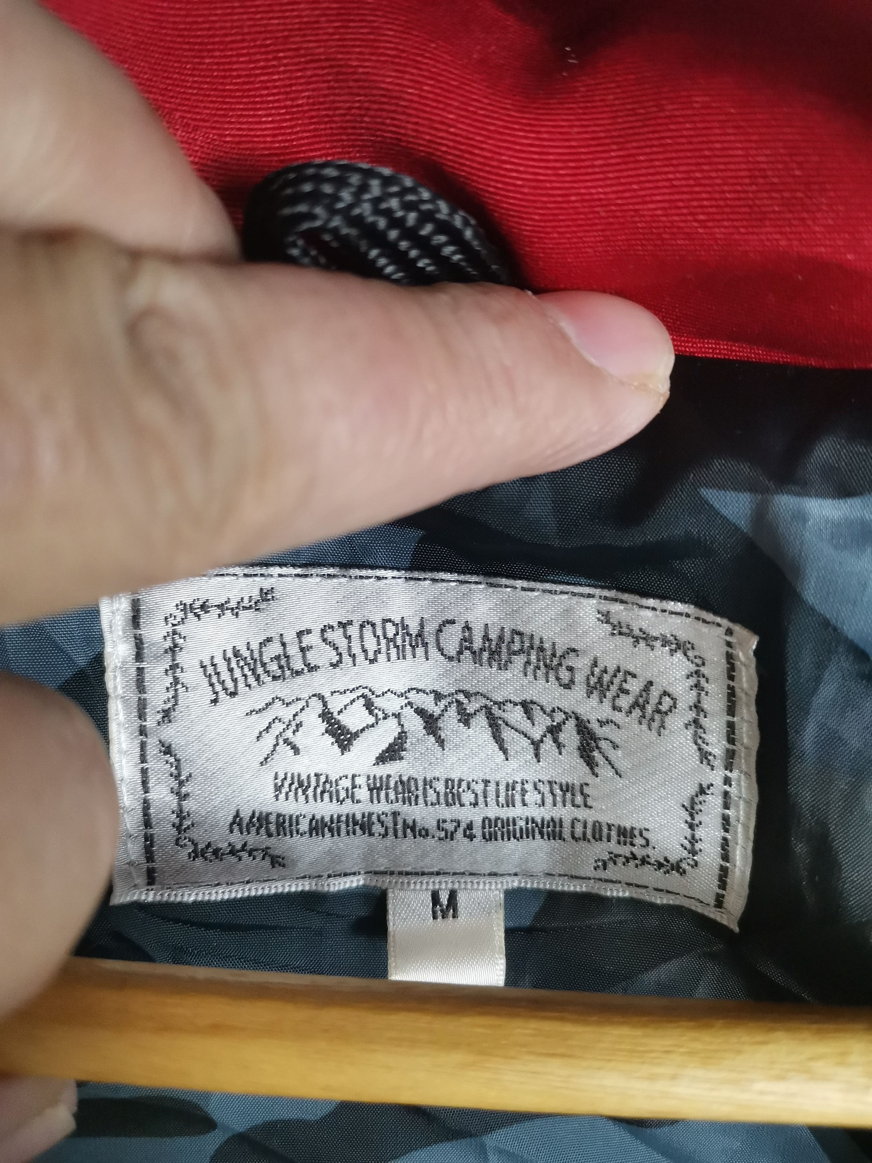 Japanese Brand Vintage Japanese Brand Camping Wear Puffer Vest Size US M / EU 48-50 / 2 - 5 Thumbnail