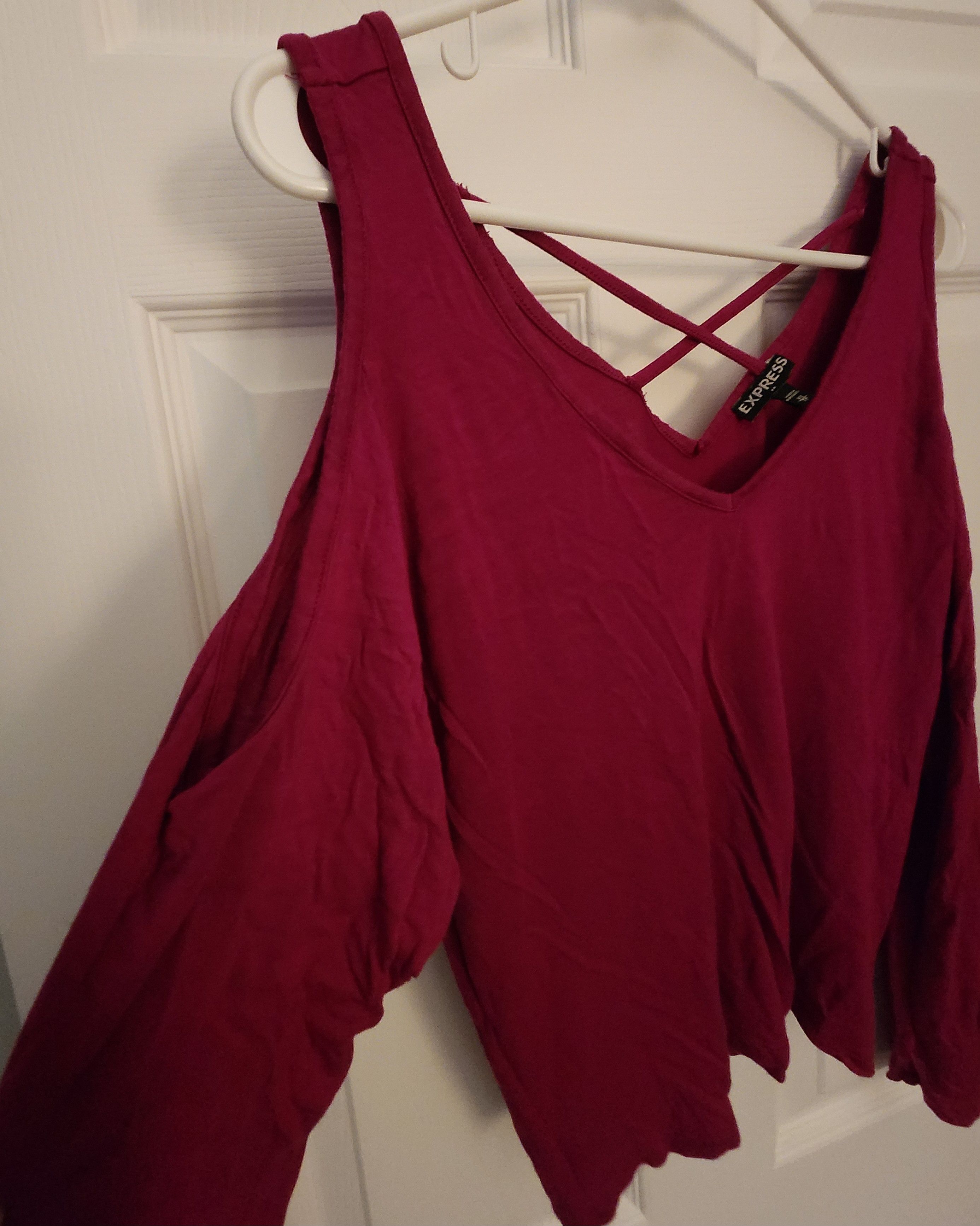 Express Express Cold Shoulder LS Double Vneck Shirt Pink Berry XS Size XS / US 0-2 / IT 36-38 - 2 Thumbnail