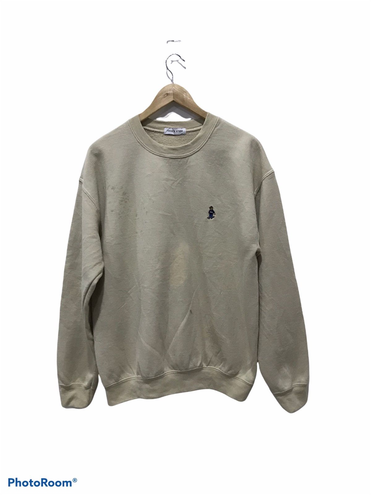 image of Freak’S Store Polo Bear Skating Sweatshirt in Cream, Men's (Size Medium)