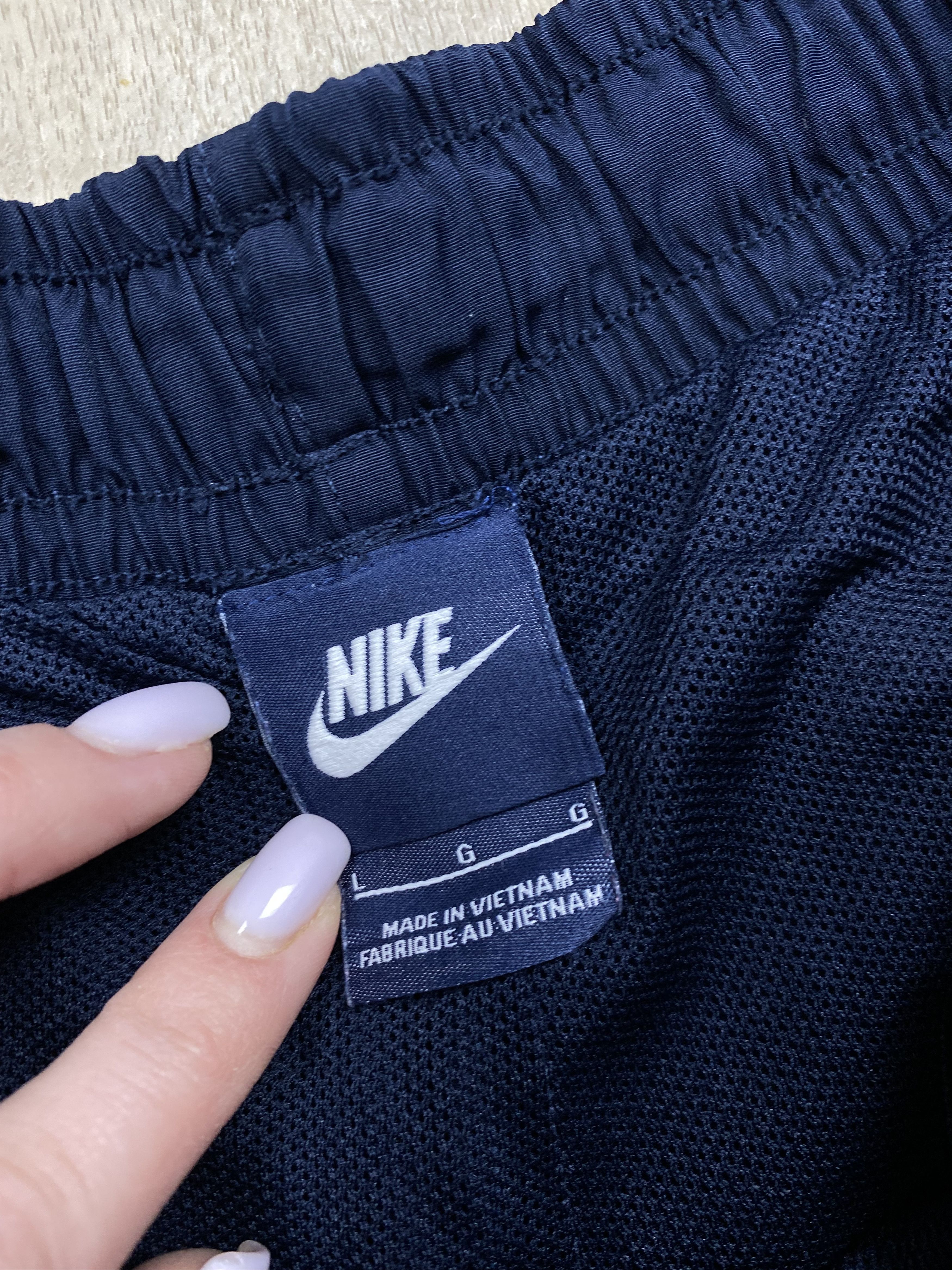 Nike Vintage Nike Mens Nylon Shorts Y2K Size US 34 / EU 50 - 4 Thumbnail