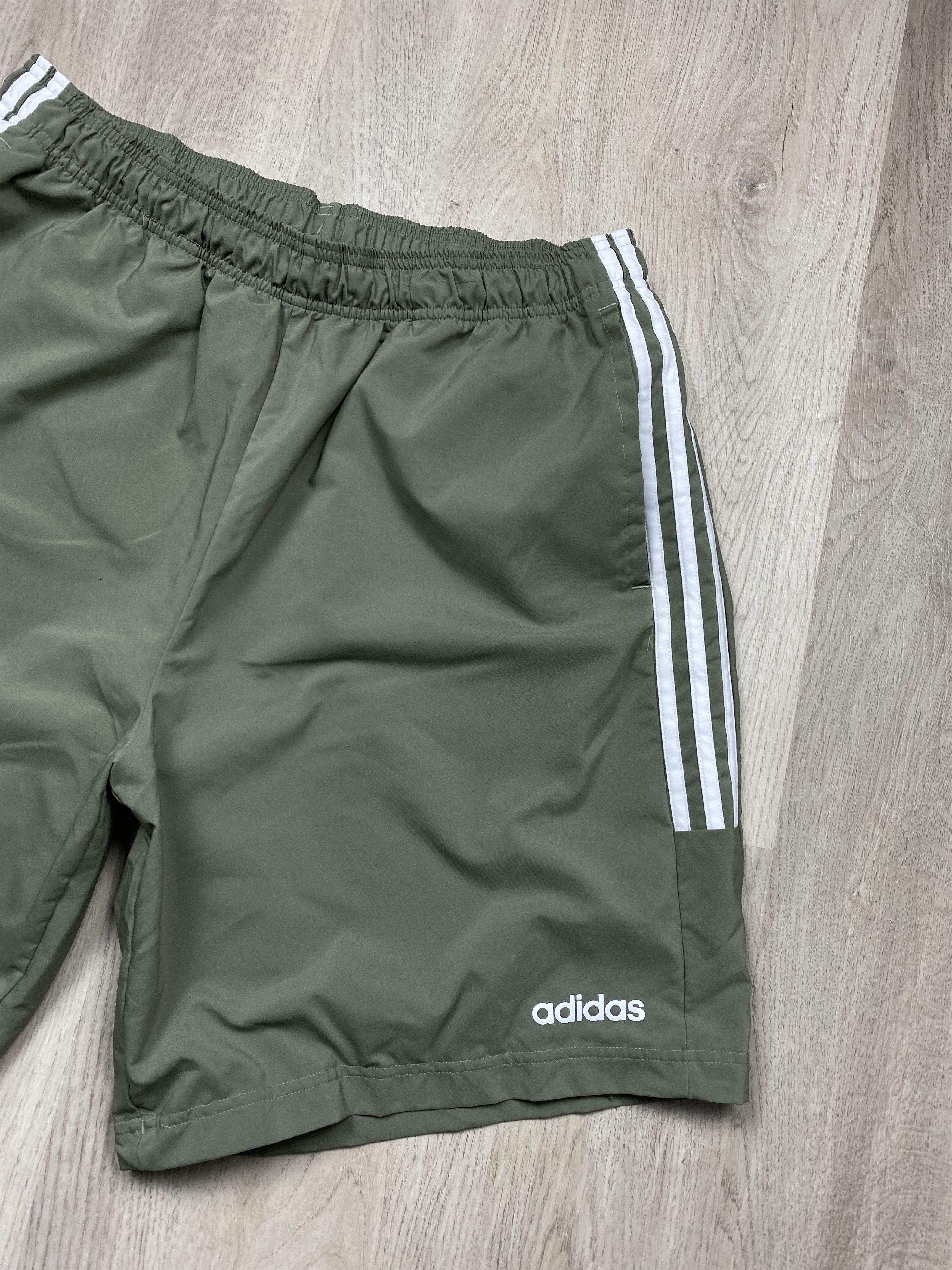 Adidas Adidas Mens Nylon Shorts Y2K Size US 36 / EU 52 - 2 Thumbnail