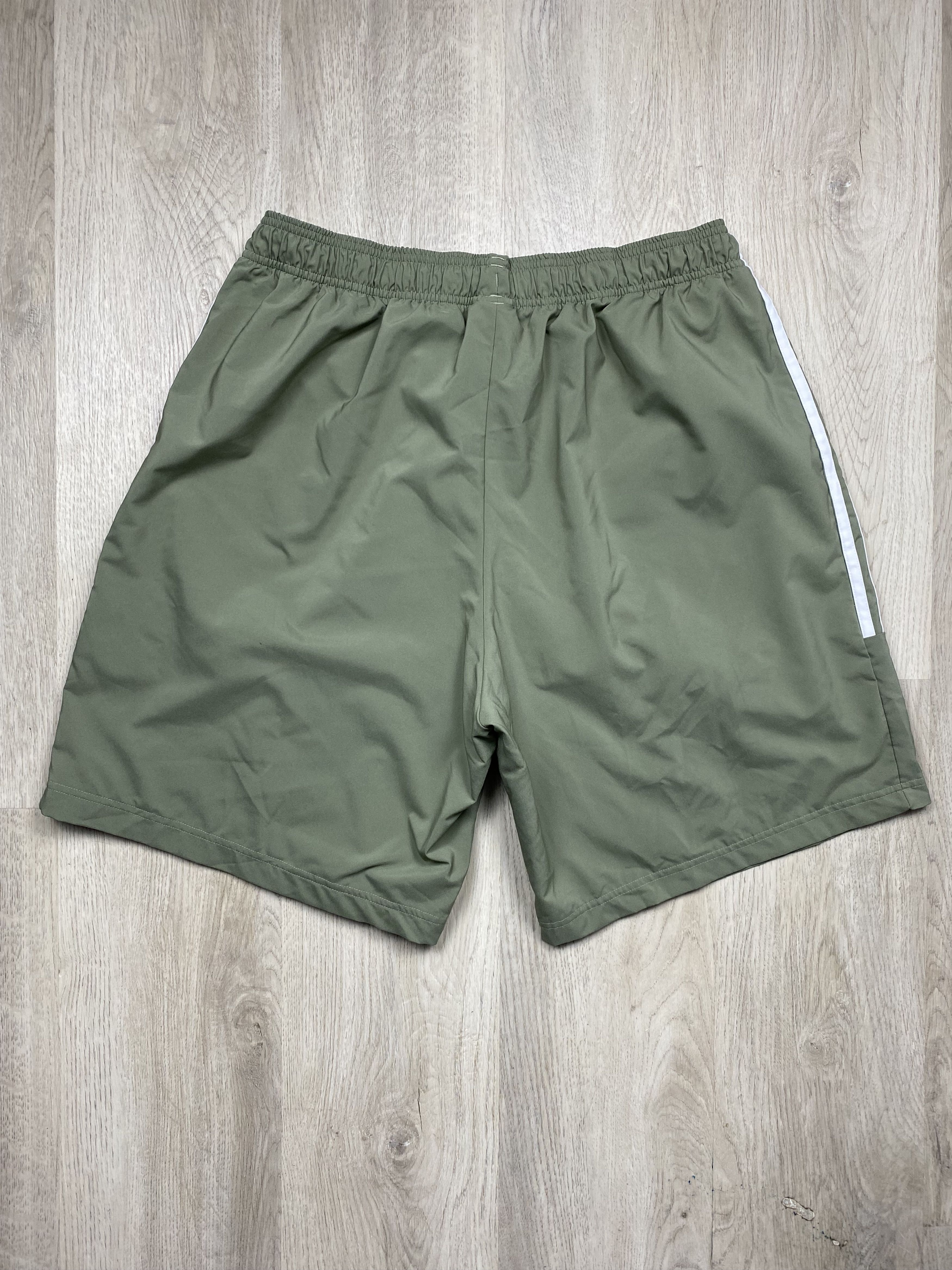 Adidas Adidas Mens Nylon Shorts Y2K Size US 36 / EU 52 - 8 Thumbnail