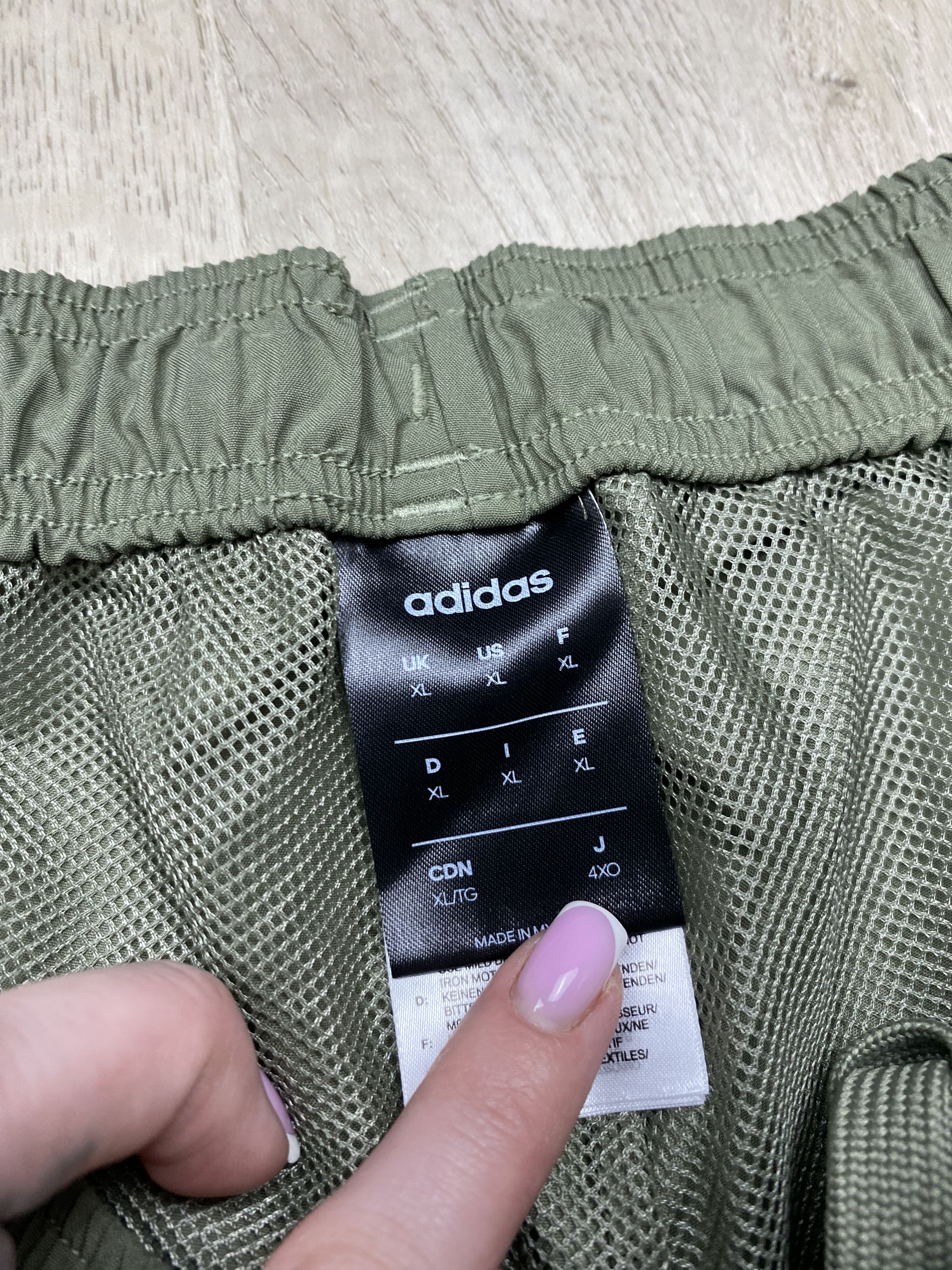 Adidas Adidas Mens Nylon Shorts Y2K Size US 36 / EU 52 - 6 Thumbnail