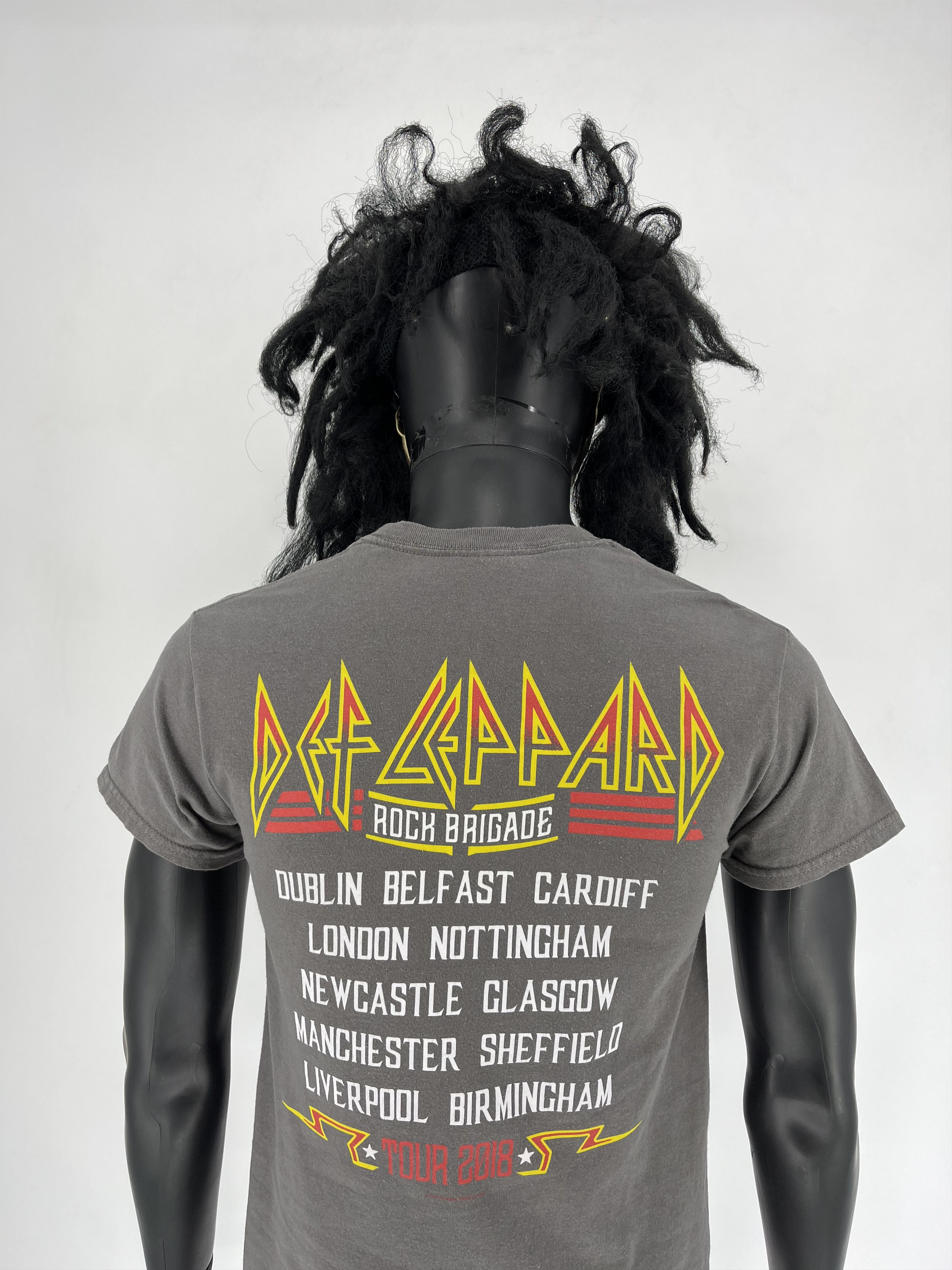 Band Tees × Vintage Vintage Y2K Def Leppard Tour 2018 Band Tee Size S Size US S / EU 44-46 / 1 - 6 Thumbnail
