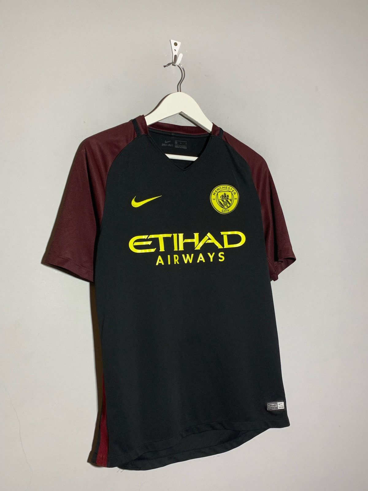 Nike Manchester City Nike 2016/17 Y2k Streetwear Football Shirt Size US M / EU 48-50 / 2 - 2 Thumbnail