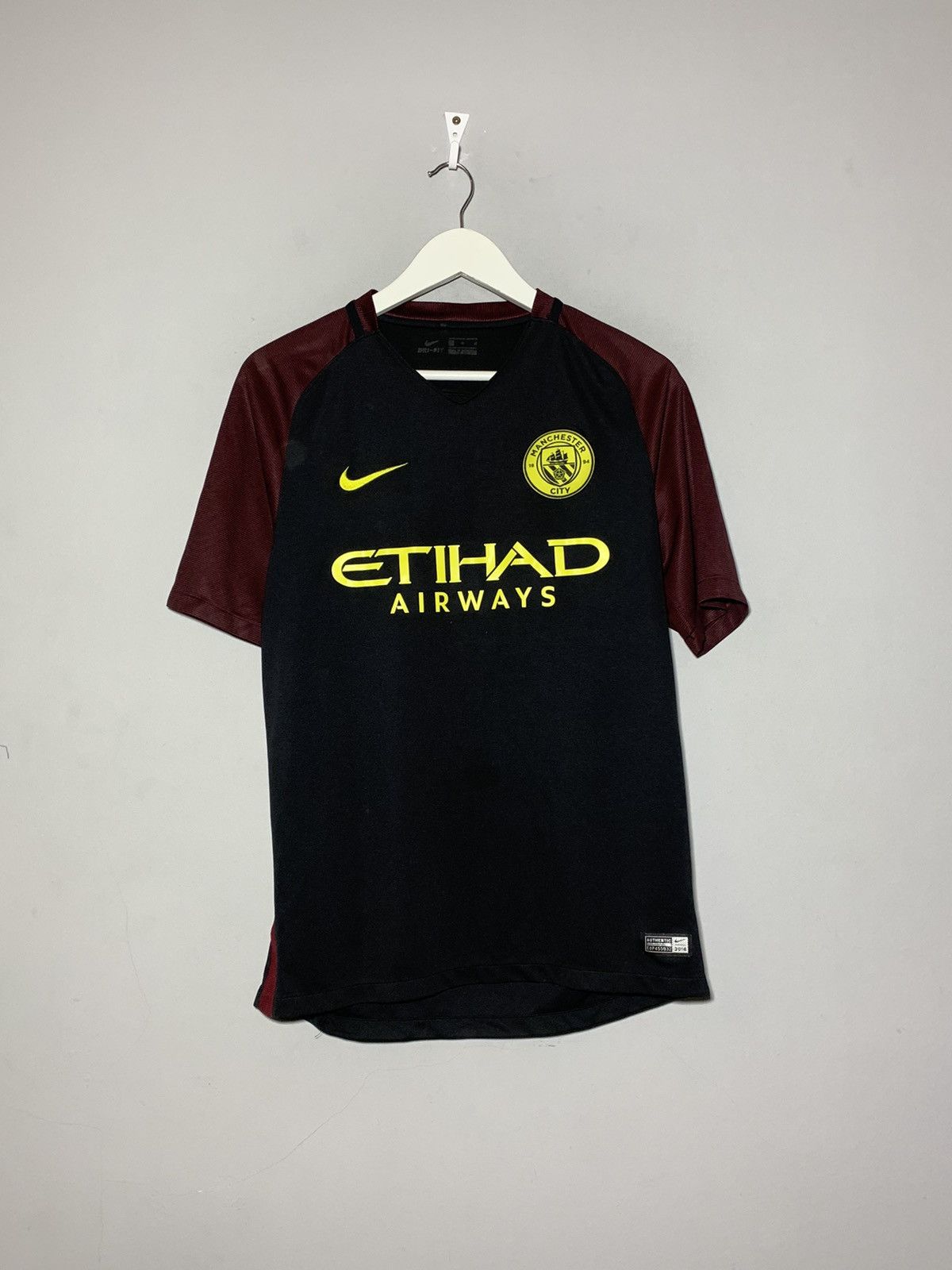 Nike Manchester City Nike 2016/17 Y2k Streetwear Football Shirt Size US M / EU 48-50 / 2 - 1 Thumbnail