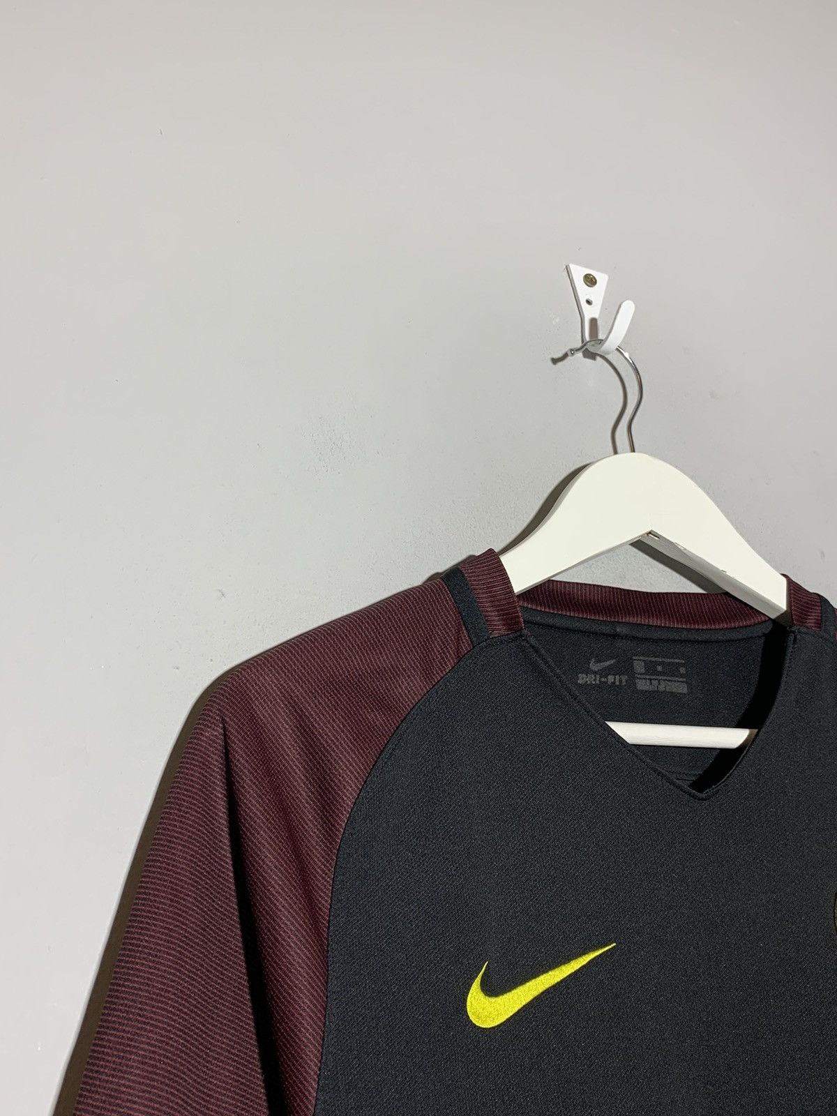 Nike Manchester City Nike 2016/17 Y2k Streetwear Football Shirt Size US M / EU 48-50 / 2 - 5 Thumbnail