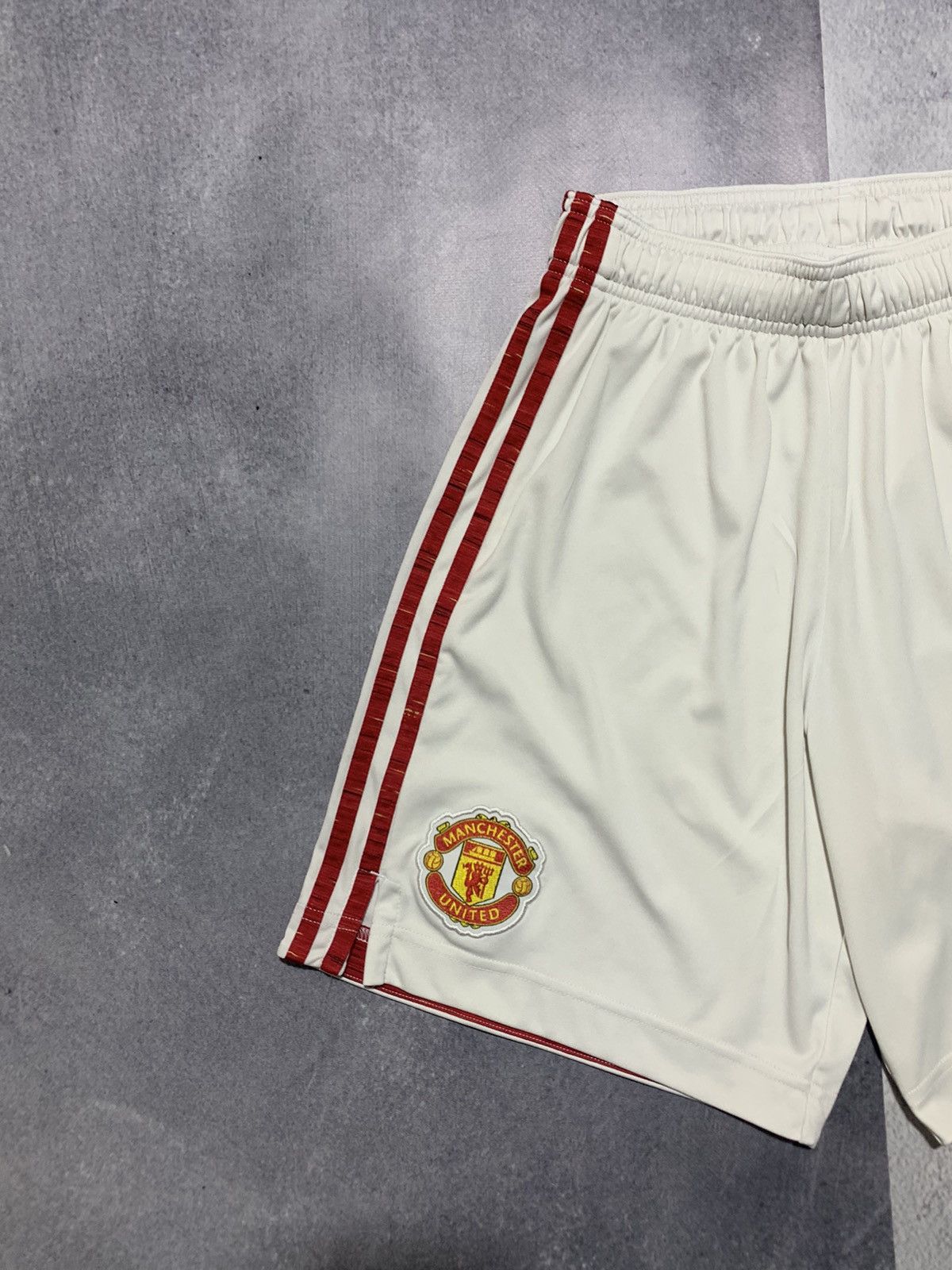 Adidas × Vintage Vintage Adidas shorts streetwear Y2K casual style size S Size US 30 / EU 46 - 2 Thumbnail
