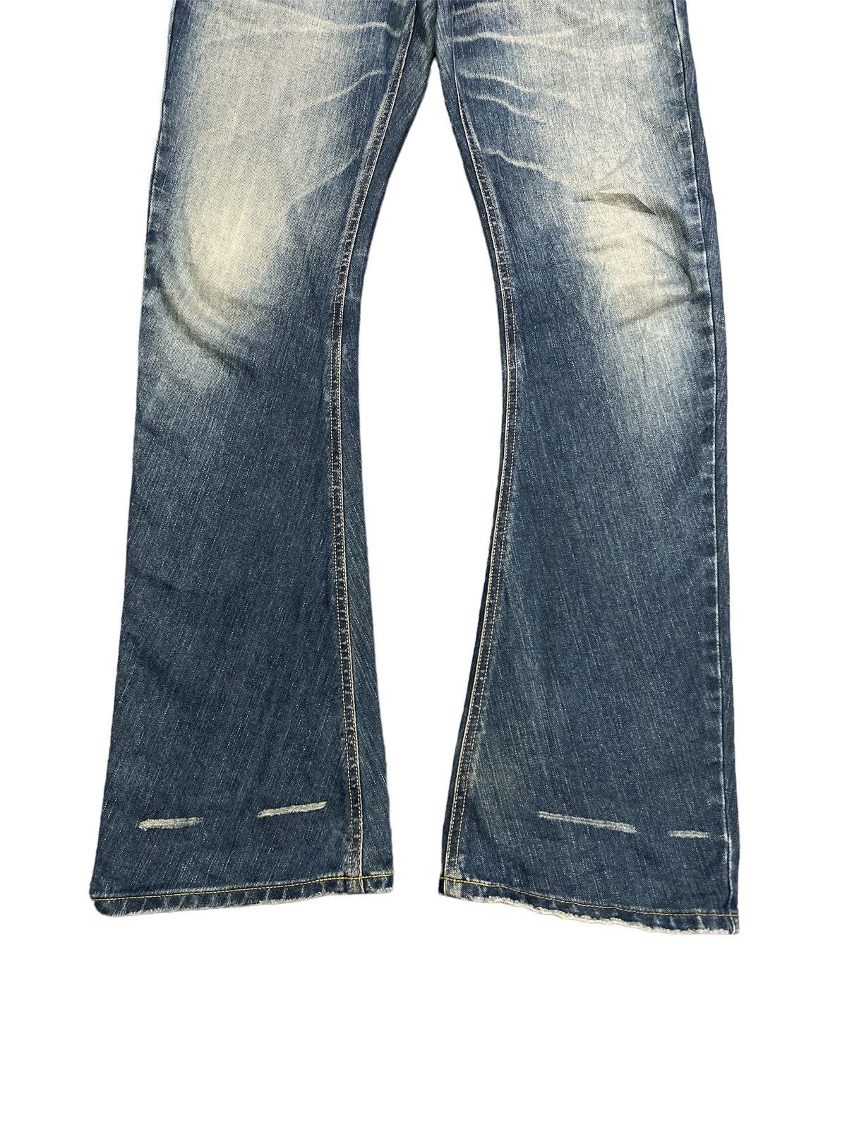 AKM × Japanese Brand × Lee FLARE💥 LEE X AKM CURVED PATTERN LEATHER FLAP DENIM PANTS Size US 34 / EU 50 - 4 Thumbnail