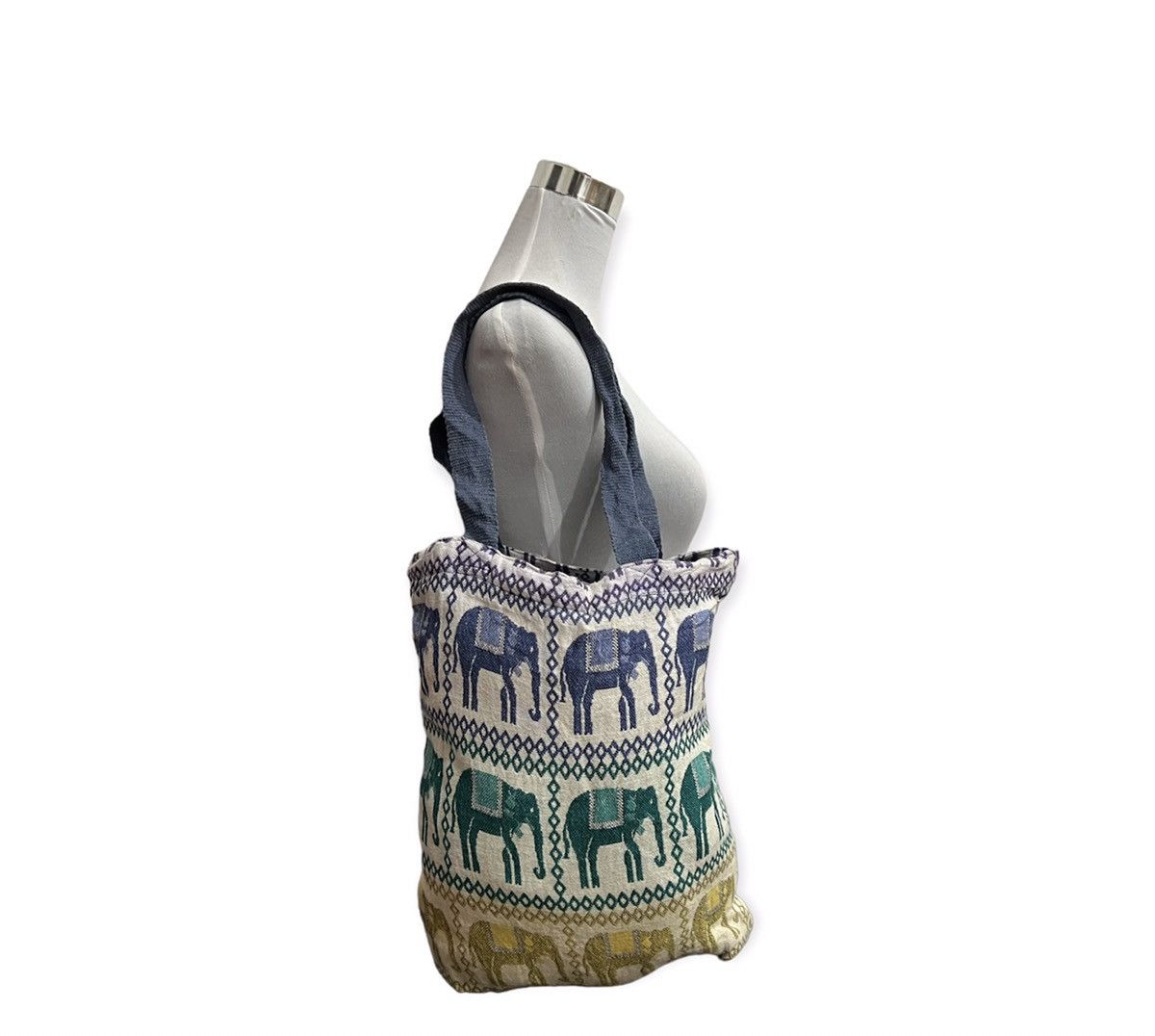 Japanese Brand Amina Overprint Tote Bag Size ONE SIZE - 1 Thumbnail