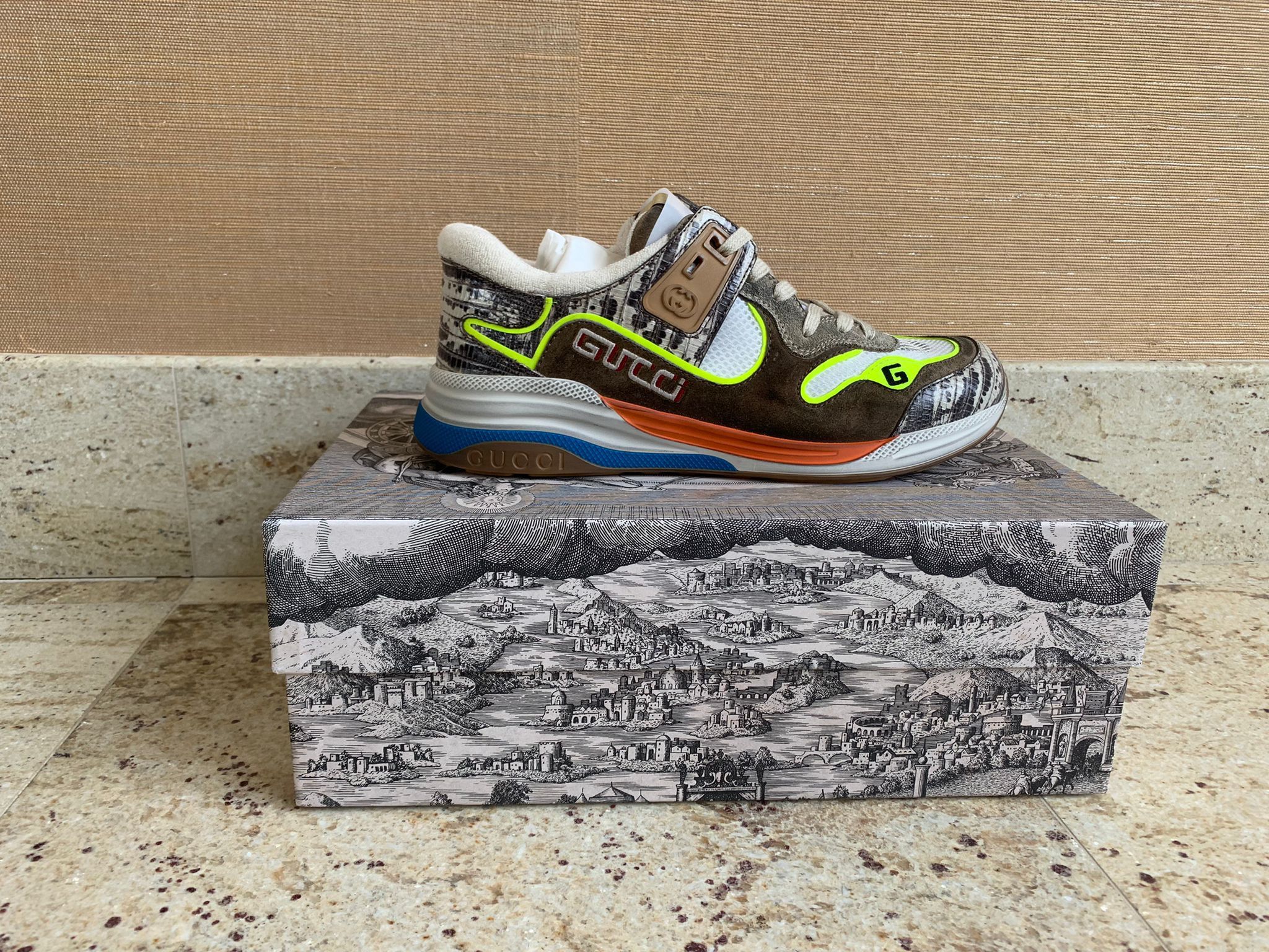 Gucci o1rshd1 Miro Soft Logo Runner Trainer in Brown / Multi Size US 8 / EU 41 - 12 Thumbnail