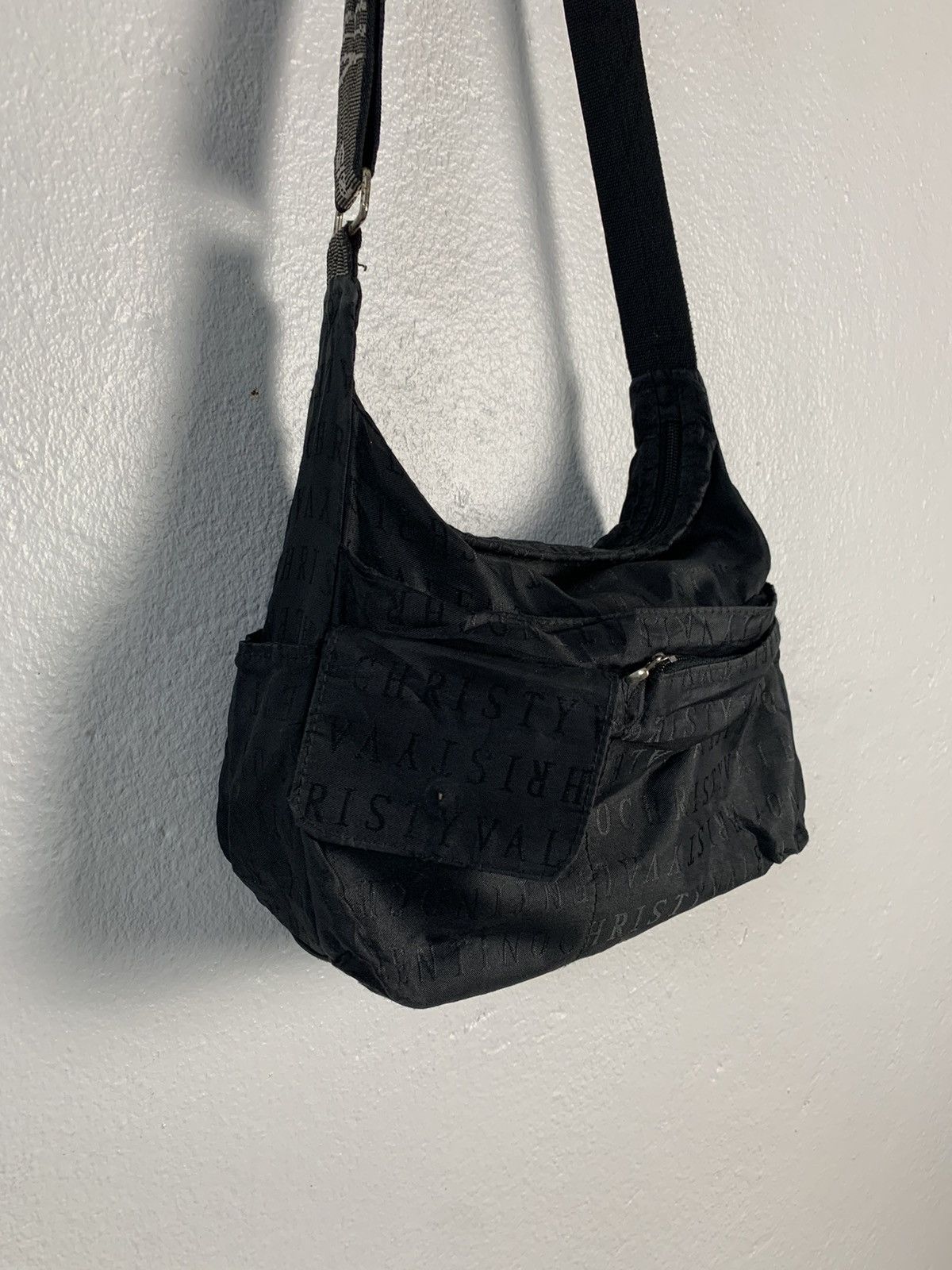 Japanese Brand Valentino Christy Monogram Sling Bag Size ONE SIZE - 4 Thumbnail