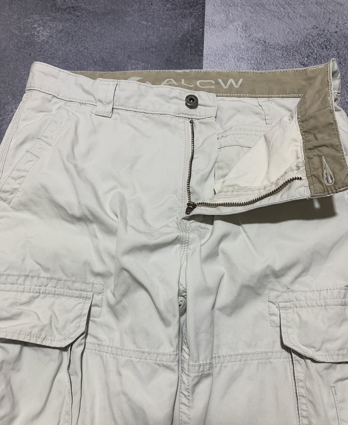 Vintage Vintage Y2K wide cargo pants 2/1 workwear style size 33x34 Size US 33 - 2 Thumbnail