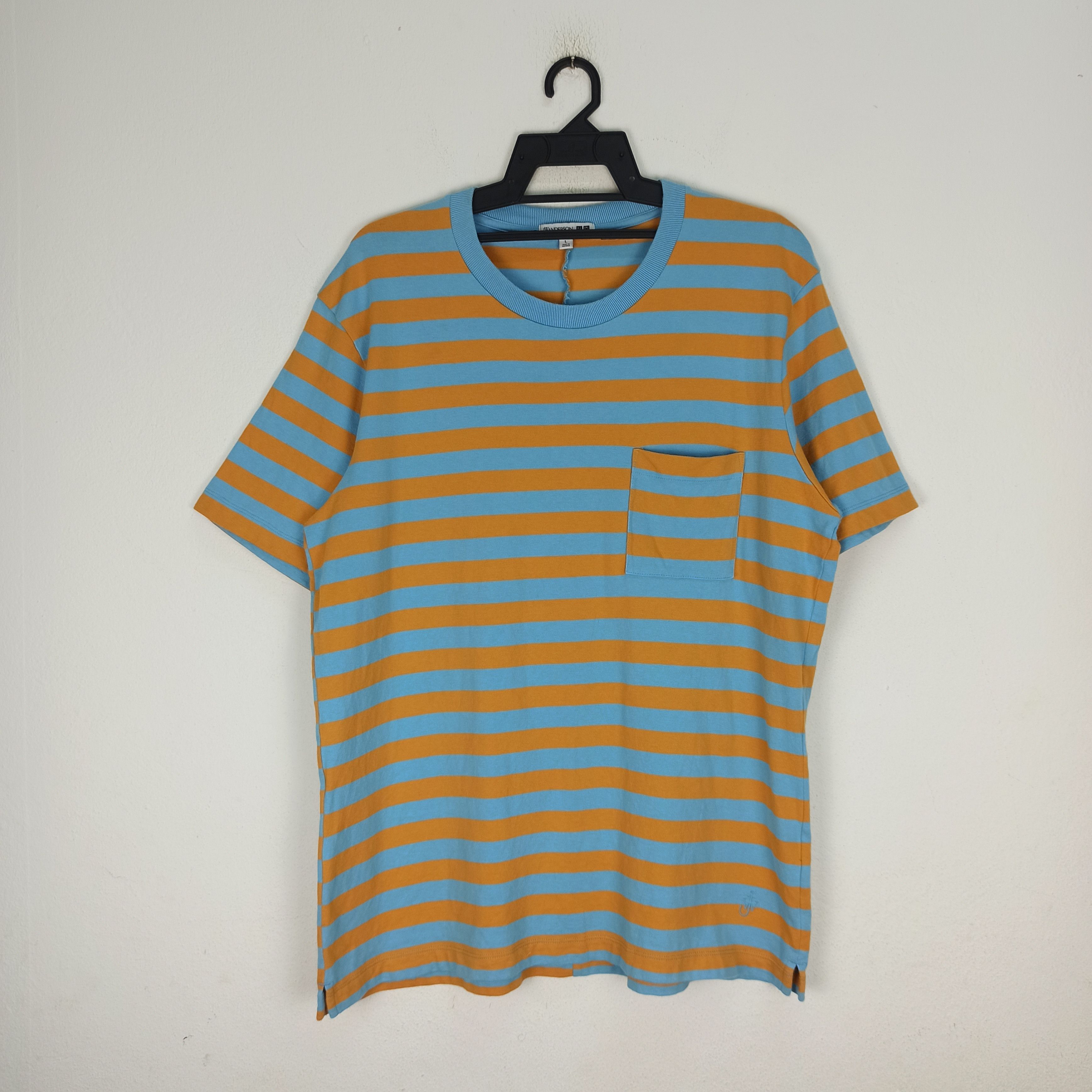 JW Anderson × Uniqlo Rare🔥 J.W.Anderson Tshirt By Unilqo Nice Design Size US L / EU 52-54 / 3 - 1 Thumbnail