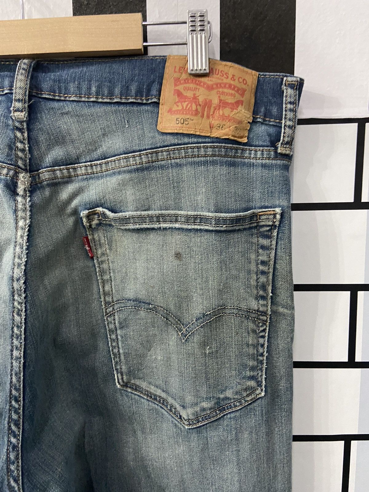 Levi's × Vintage Vintage Levi’s 505 Distressed Blue Wash Denim Pants Size US 36 / EU 52 - 17 Thumbnail