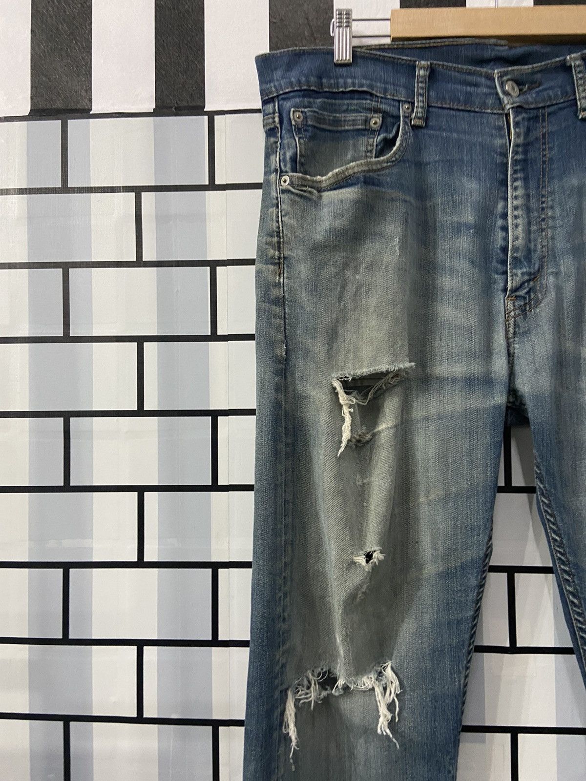 Levi's × Vintage Vintage Levi’s 505 Distressed Blue Wash Denim Pants Size US 36 / EU 52 - 8 Thumbnail