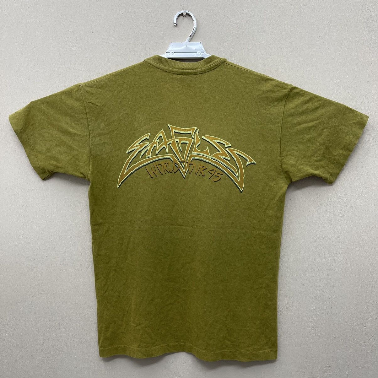 Band Tees Vintage 90s EAGLES Band Shirt Hell Freezes Over Wold Tour Size US L / EU 52-54 / 3 - 3 Thumbnail