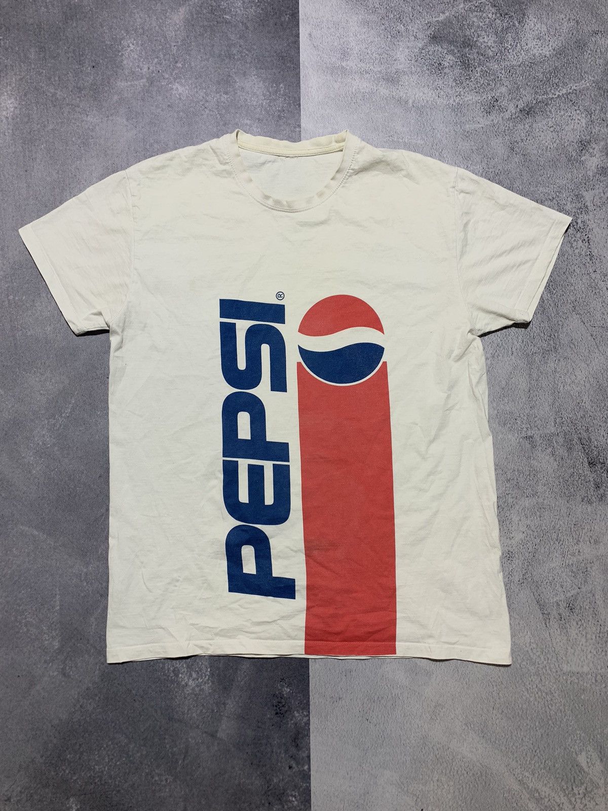 Pepsi × Vintage Vintage Y2K Pepsi t-shirt big logo streetwear style size XL Size US XL / EU 56 / 4 - 1 Thumbnail