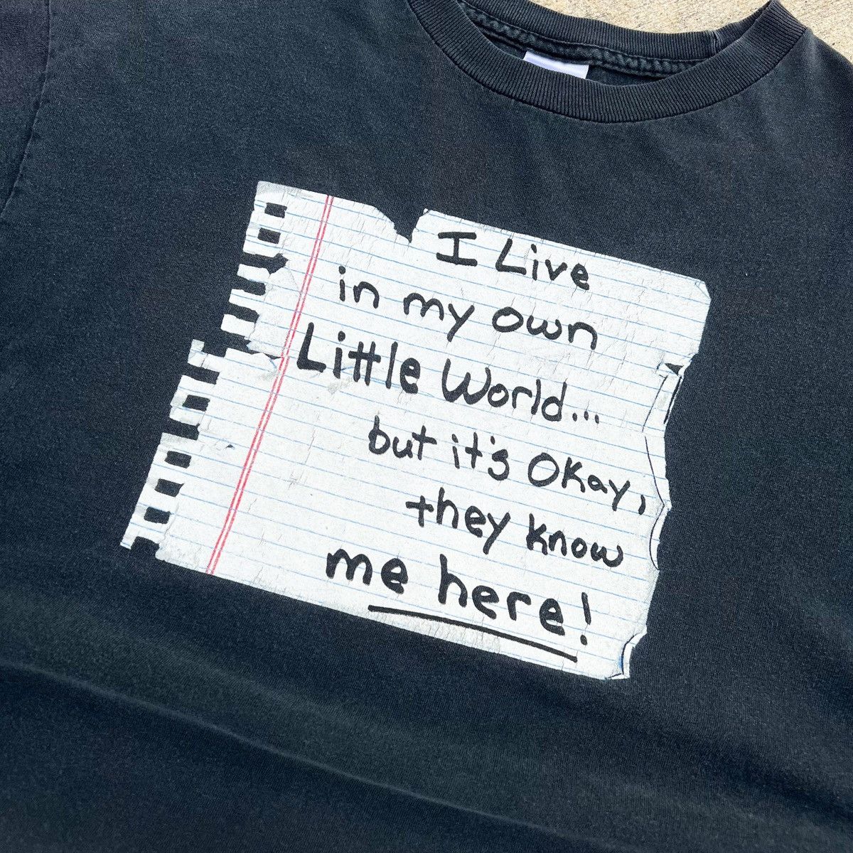 Vintage Vintage “Live in my Own World, they know me” Humor Funny Tee Size US L / EU 52-54 / 3 - 3 Thumbnail