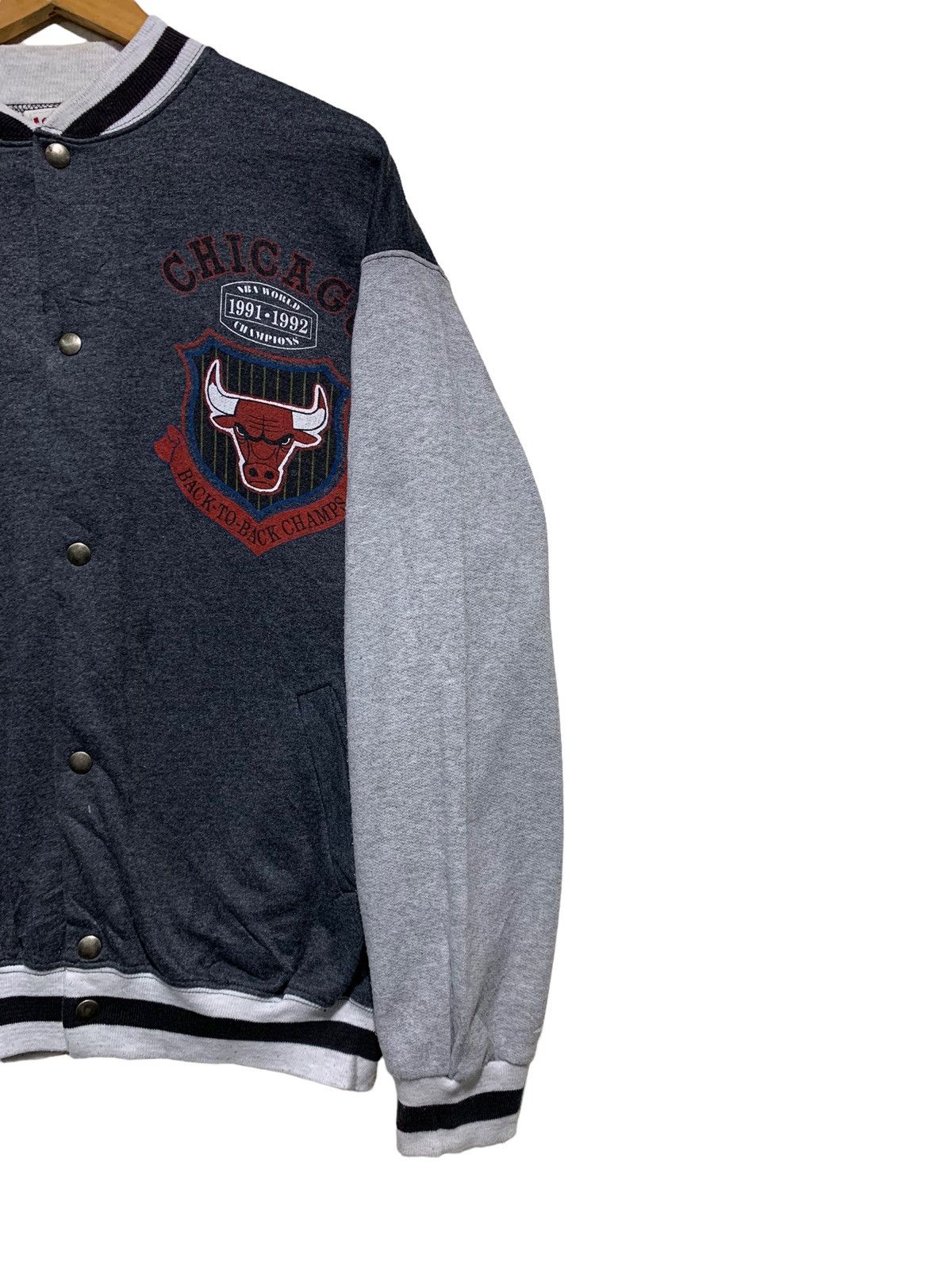 NBA 🔥VTG 90s C.BULLS BACK2BACK CHAMPS VARSITY JACKET Size US M / EU 48-50 / 2 - 7 Thumbnail