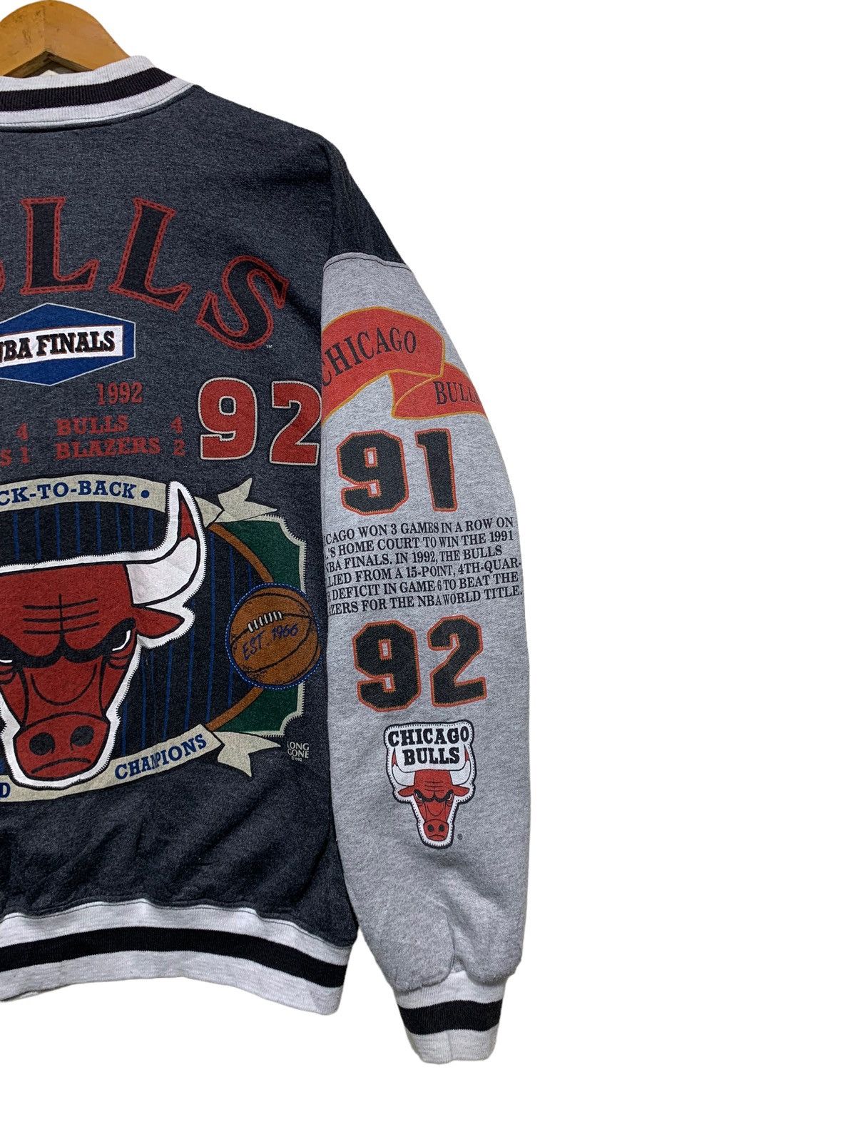NBA 🔥VTG 90s C.BULLS BACK2BACK CHAMPS VARSITY JACKET Size US M / EU 48-50 / 2 - 4 Thumbnail