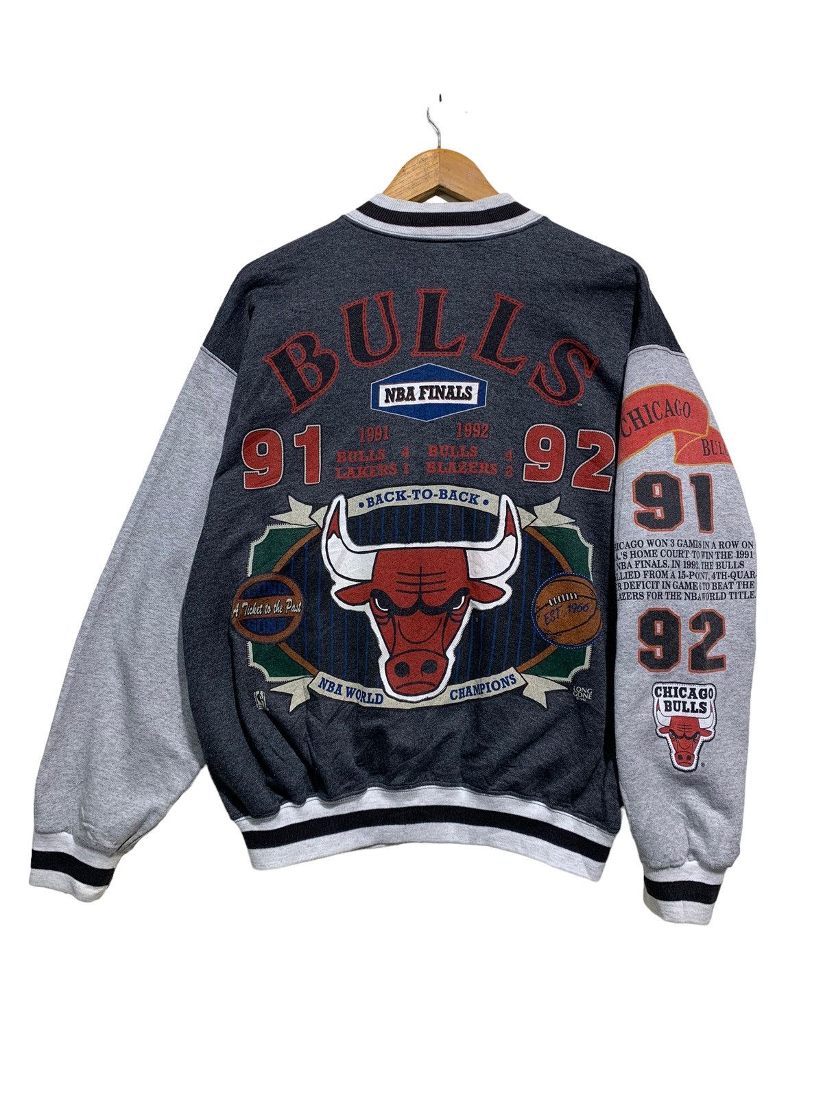 NBA 🔥VTG 90s C.BULLS BACK2BACK CHAMPS VARSITY JACKET Size US M / EU 48-50 / 2 - 1 Thumbnail