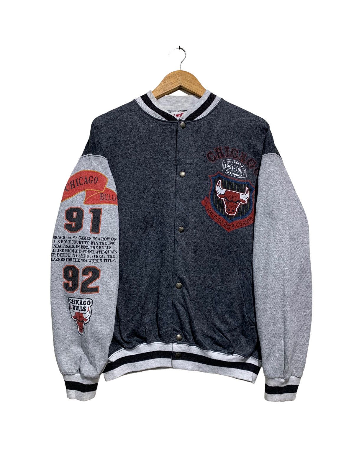 NBA 🔥VTG 90s C.BULLS BACK2BACK CHAMPS VARSITY JACKET Size US M / EU 48-50 / 2 - 5 Thumbnail