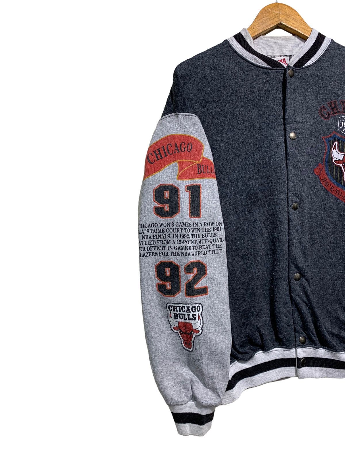 NBA 🔥VTG 90s C.BULLS BACK2BACK CHAMPS VARSITY JACKET Size US M / EU 48-50 / 2 - 6 Thumbnail