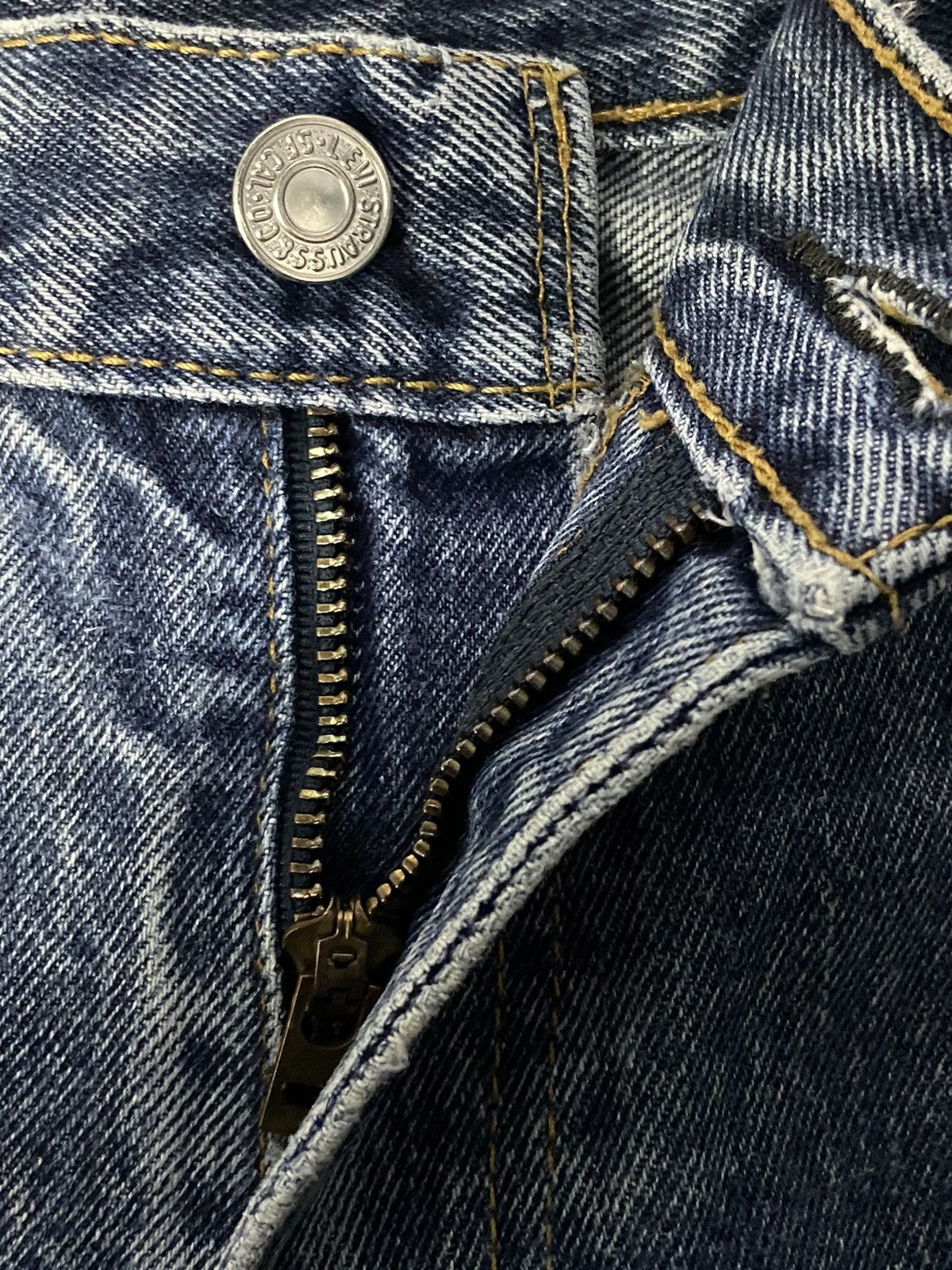 Levi's Vintage Levi's 517 Distressed Blue Wash Denim Pants Size US 34 / EU 50 - 20 Thumbnail