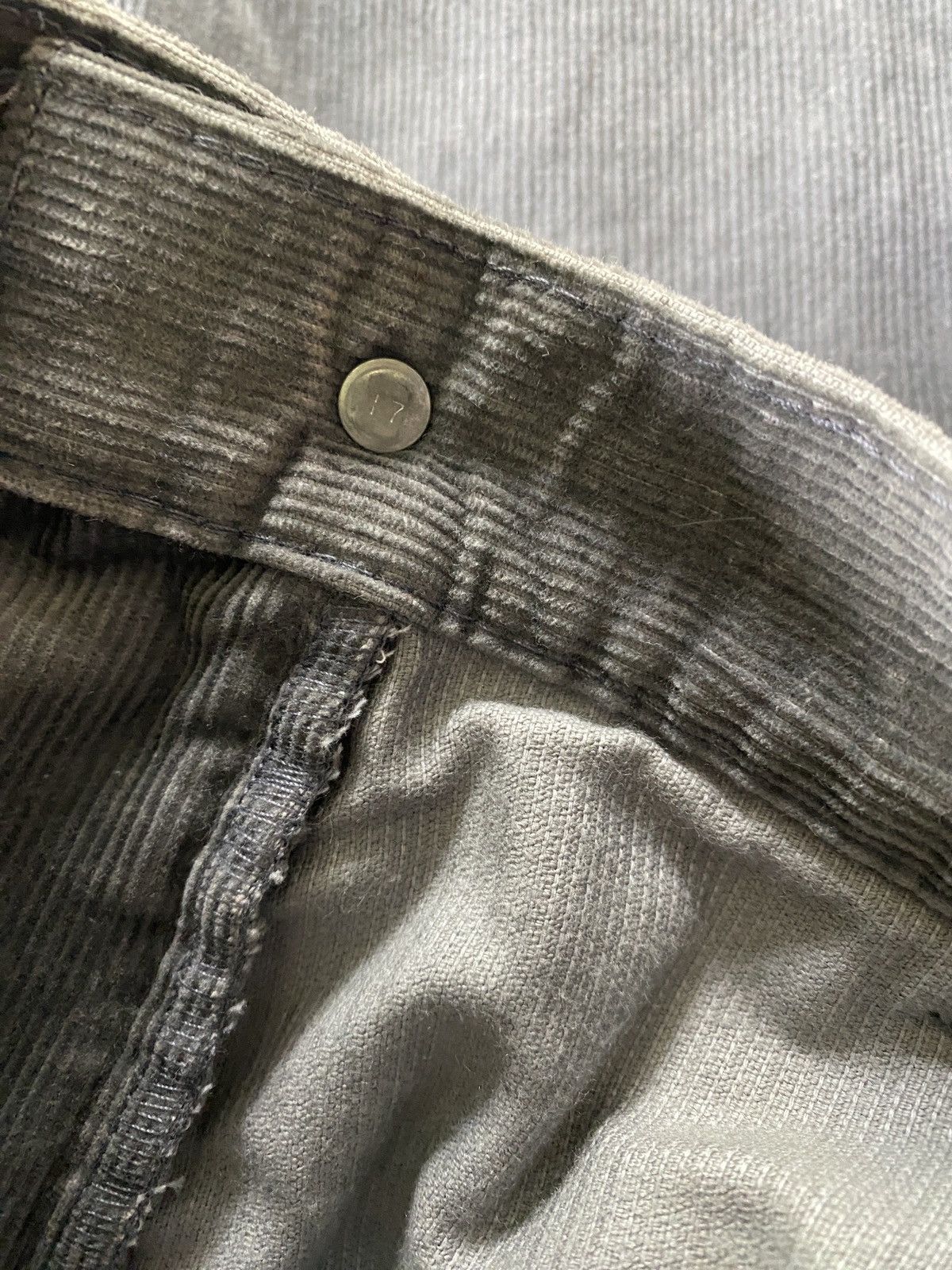 Levi's Vintage 70’s Levi’s White Tab Grey Corduroy Pants 30x33 Size US 30 / EU 46 - 20 Thumbnail
