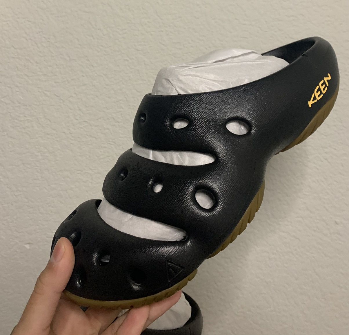 image of Keen Mens Yogui Shoes in Black (Size 10)
