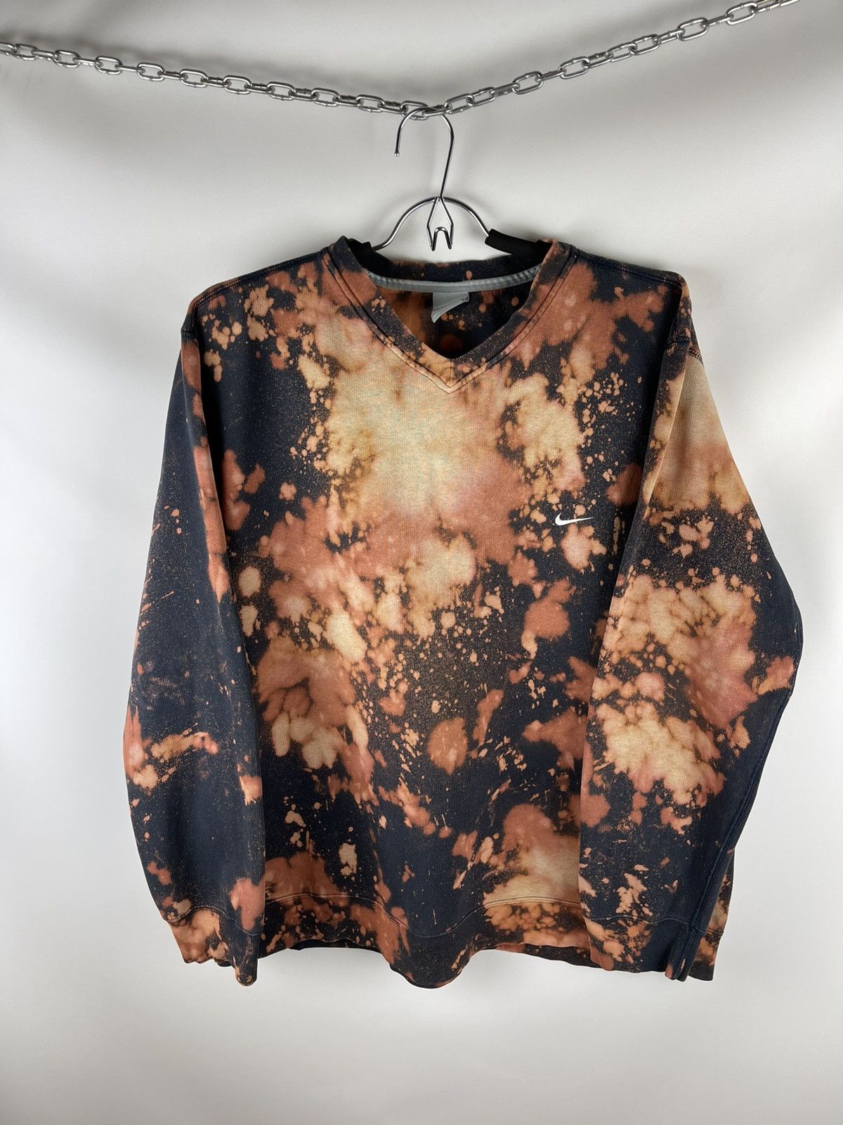Nike Nike vintage y2k tie dye small embroidered swoosh sweatshirt Size US L / EU 52-54 / 3 - 1 Thumbnail