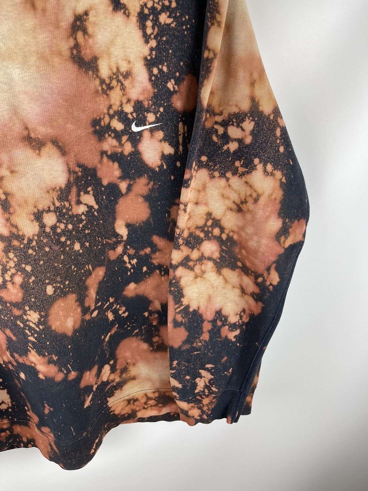 Nike Nike vintage y2k tie dye small embroidered swoosh sweatshirt Size US L / EU 52-54 / 3 - 7 Thumbnail