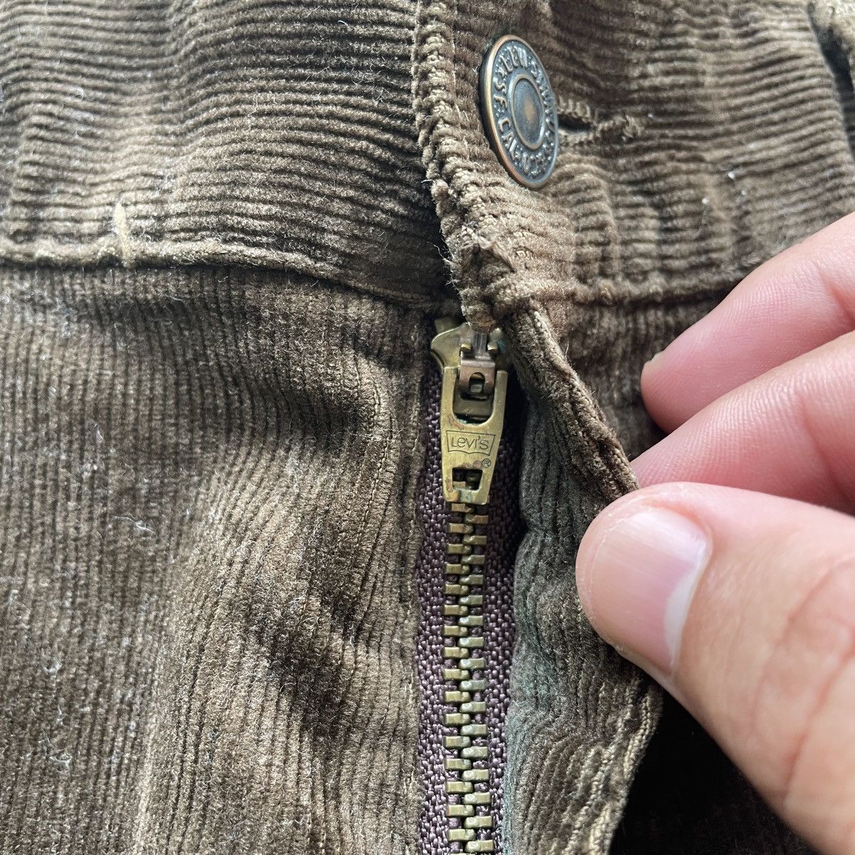 Levi's W34🔥 Vintage Levi’s 533 Faded Brown Corduroi Pants Size US 34 / EU 50 - 6 Thumbnail