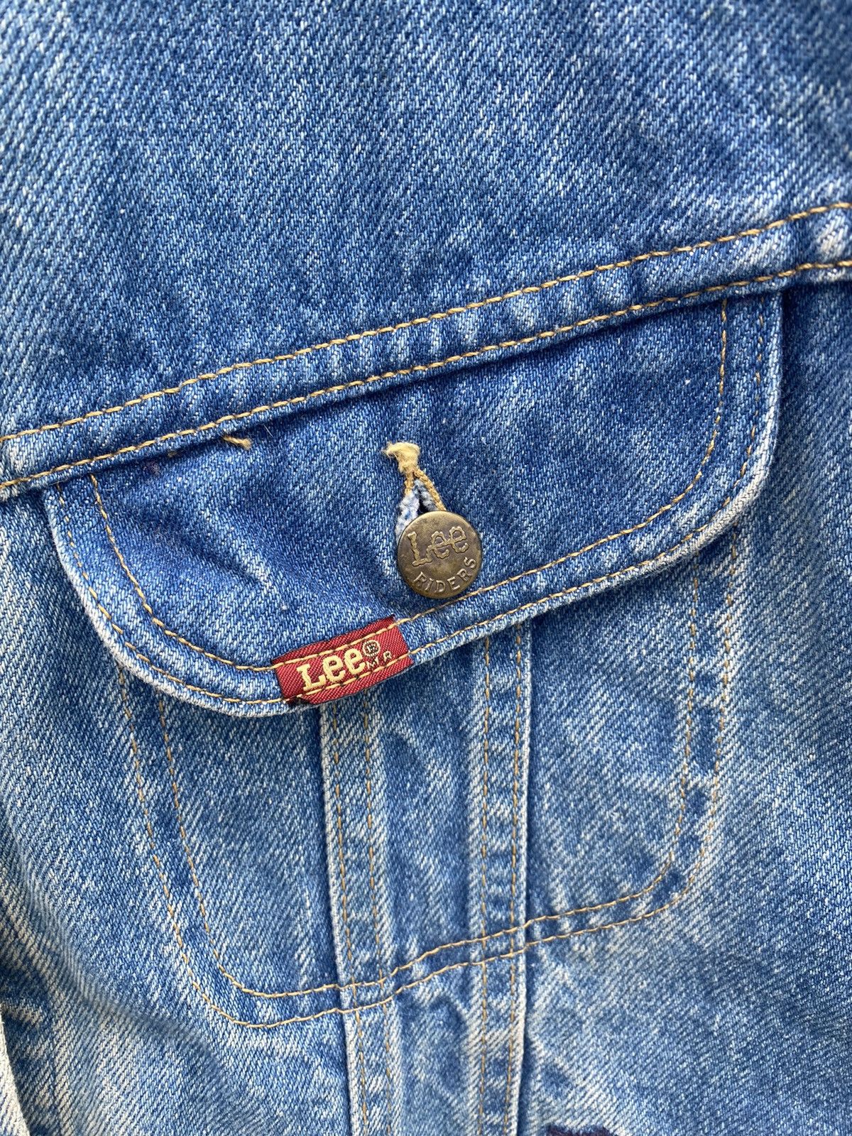 Lee Distressed vintage Lee Rider denim jacket Size US L / EU 52-54 / 3 - 6 Thumbnail