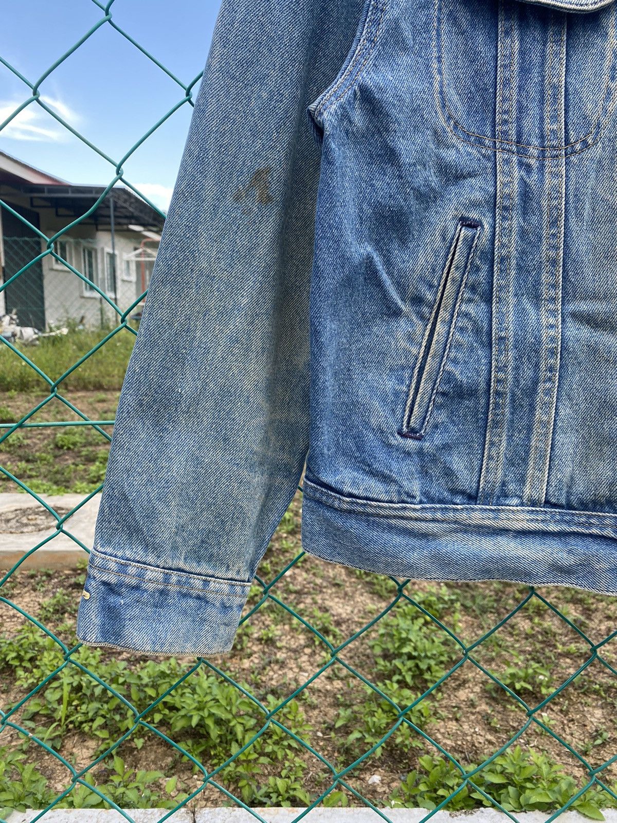 Lee Distressed vintage Lee Rider denim jacket Size US L / EU 52-54 / 3 - 4 Thumbnail