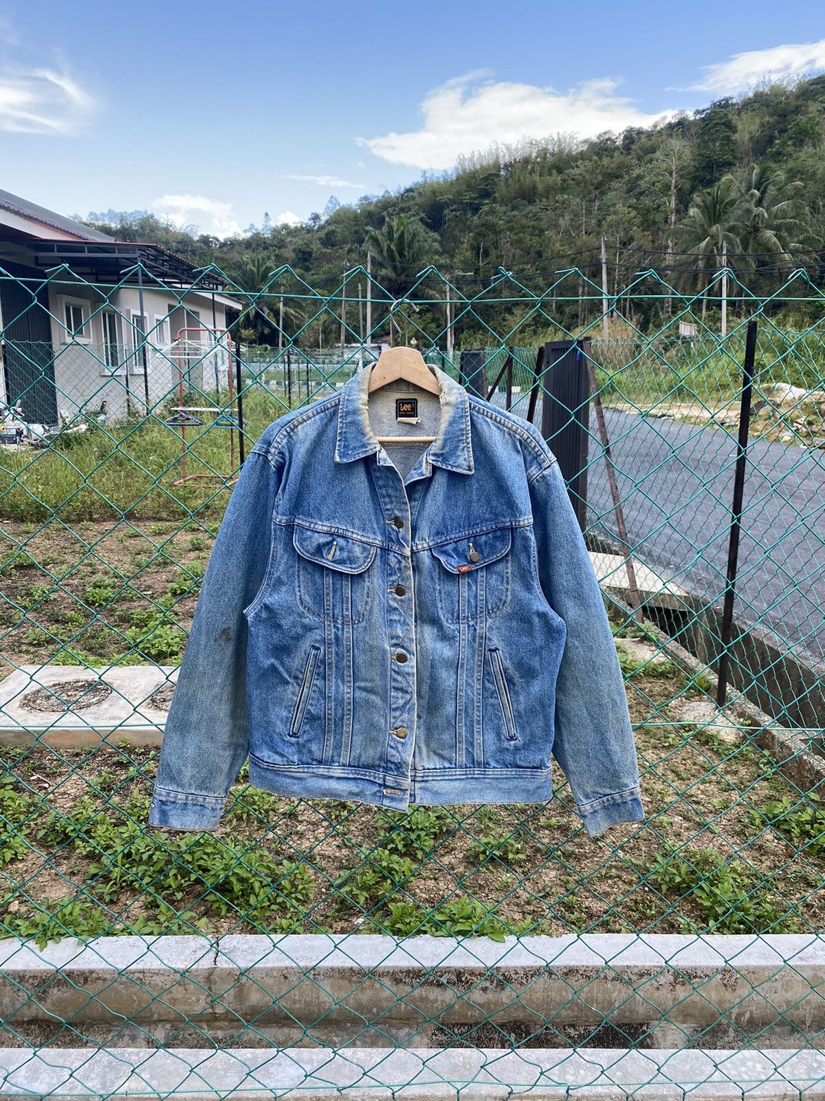 Lee Distressed vintage Lee Rider denim jacket Size US L / EU 52-54 / 3 - 1 Thumbnail