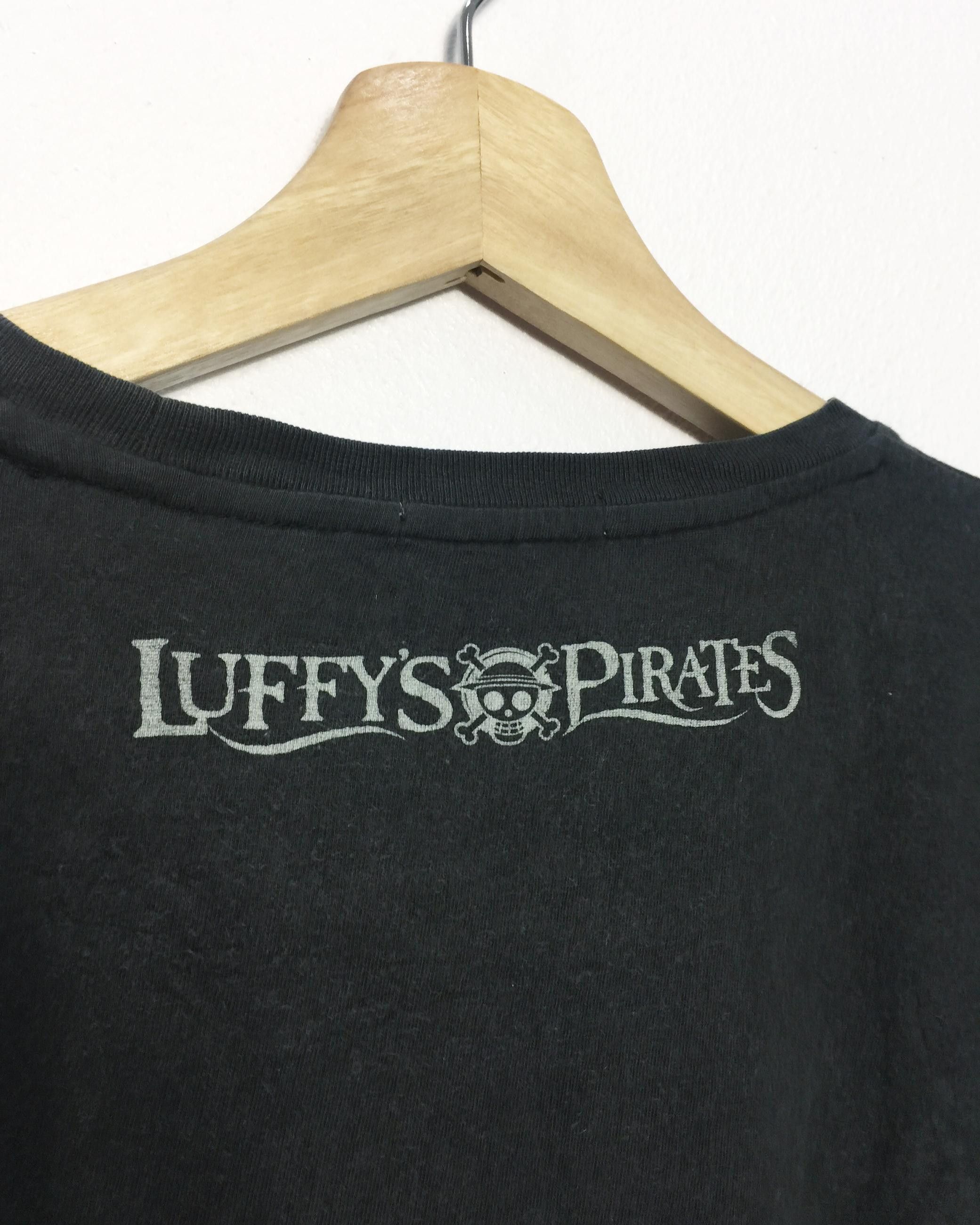 One Piece Rare Uniqlo X One Piece Jolly Roger Tees Size US L / EU 52-54 / 3 - 8 Thumbnail